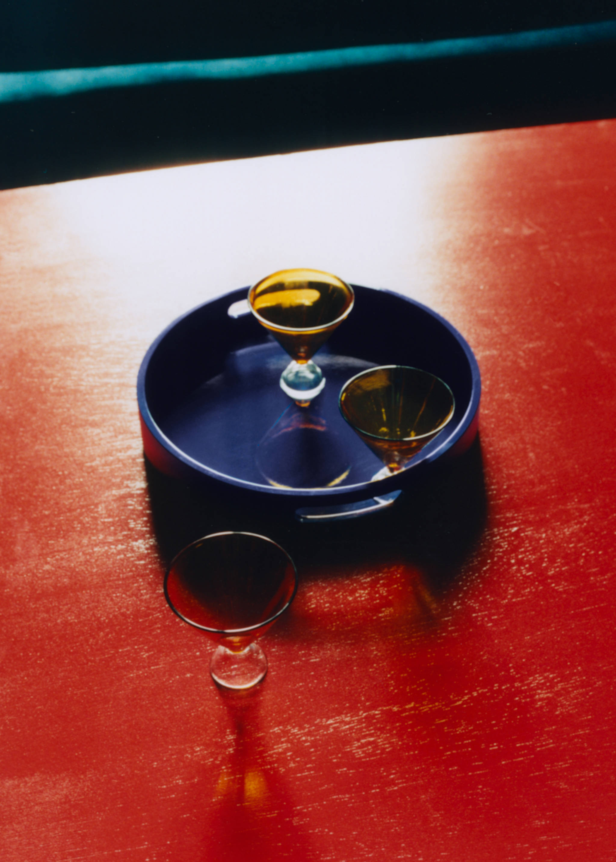 Medium round lacquered tray - Details of the article 5