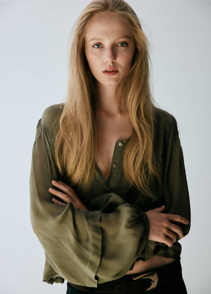 Ruffle blouse with lace details — Green