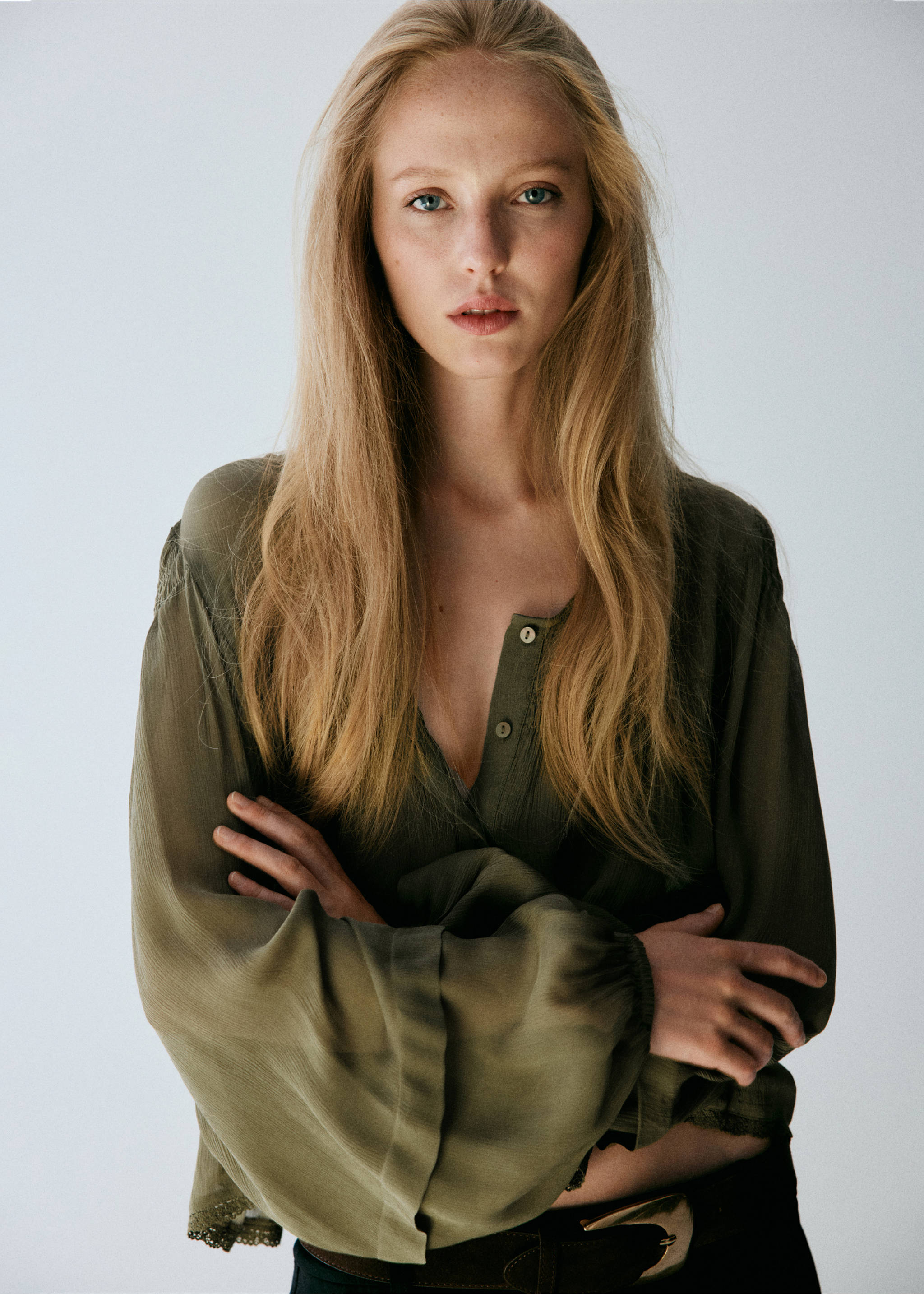 Ruffle blouse lace details - Medium plane, Green. Ref: 37024088-00.