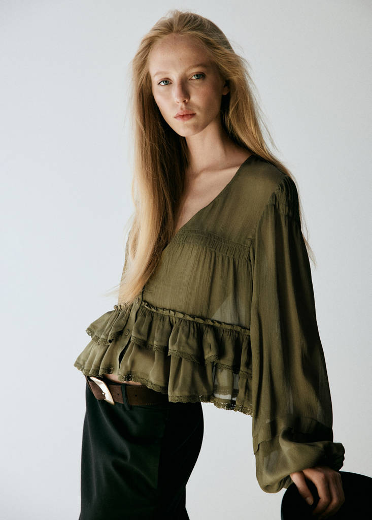 Ruffle blouse with lace details — Green