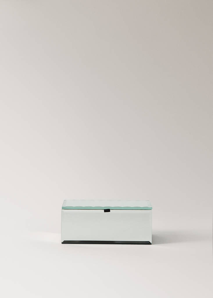 Rectangular mirror-effect box — Silver