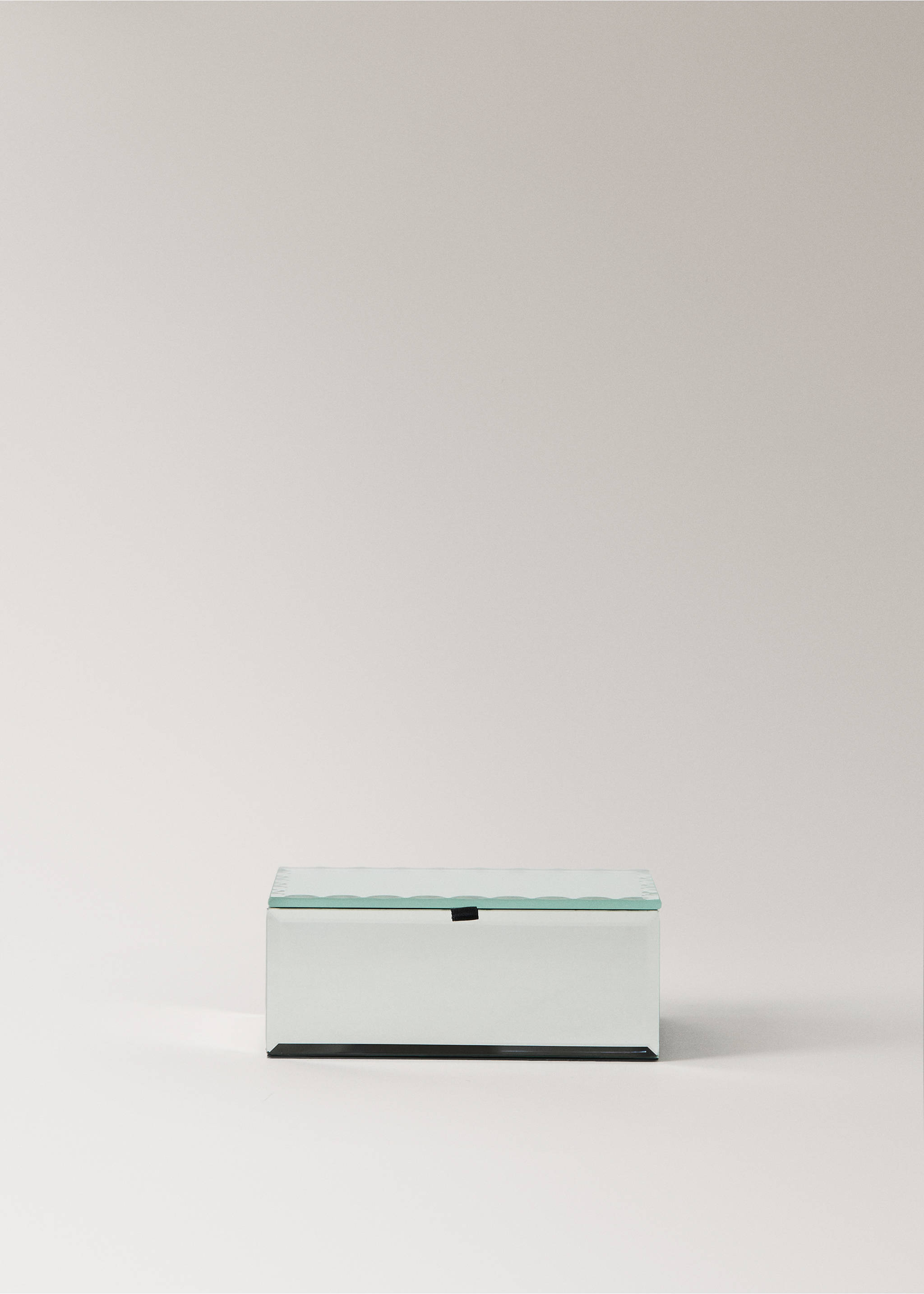 Rectangular mirror-effect box - Article without model, Silver. Ref: 37024090-00.