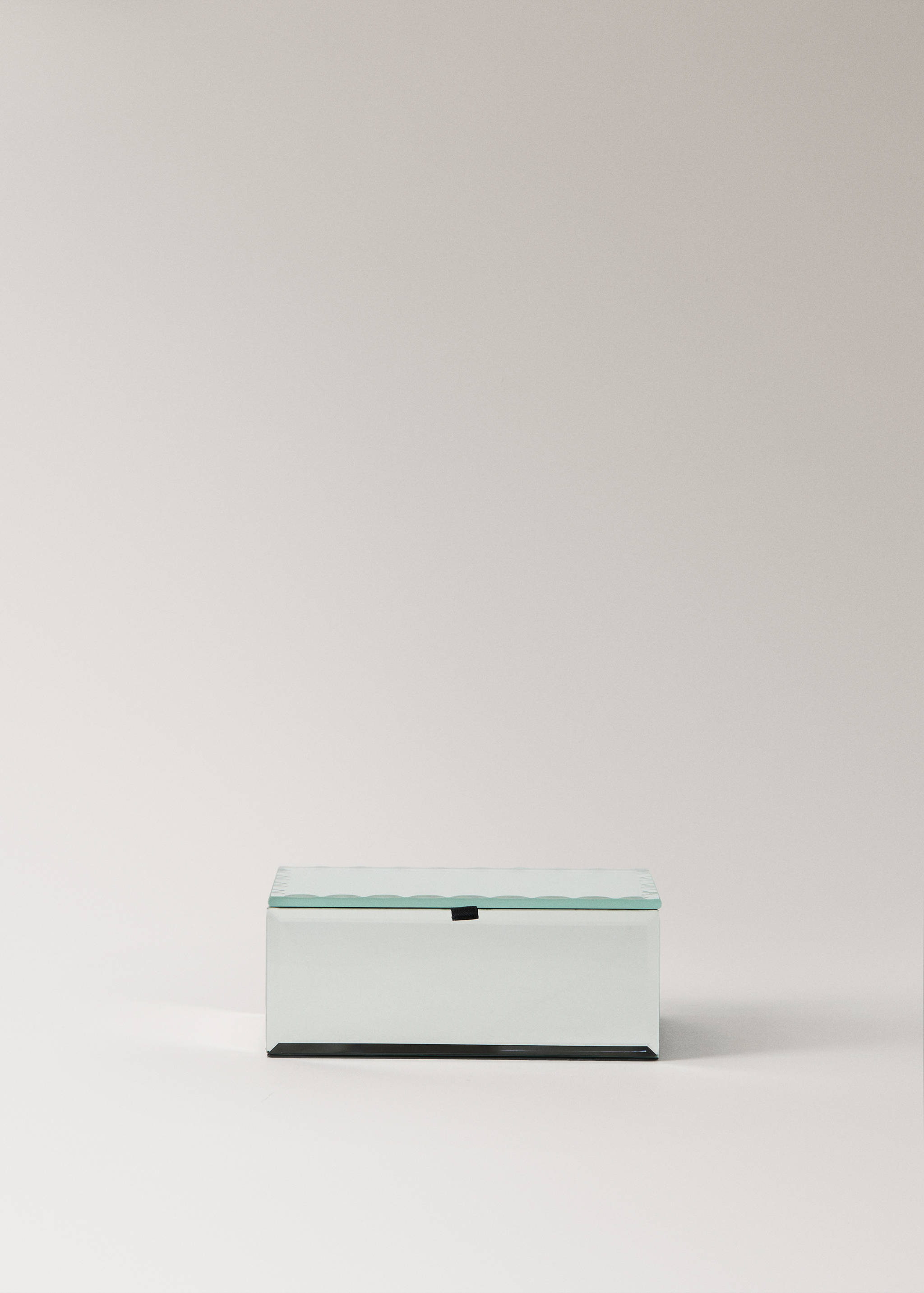 Rectangular mirror-effect box - Article without model