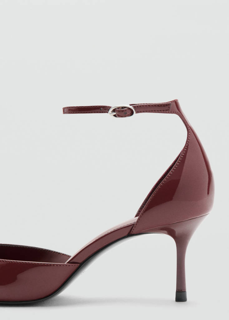 Kitten-heeled shoes with ankle strap — Brown