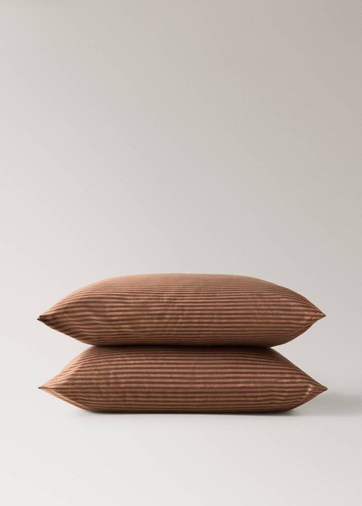 Two cotton percale two-tone striped pillowcases 60x60 cm — Brown