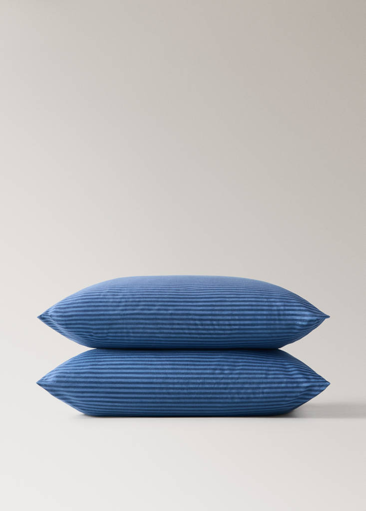 Two cotton percale two-tone striped pillowcases 60x60 cm — Indigo Blue