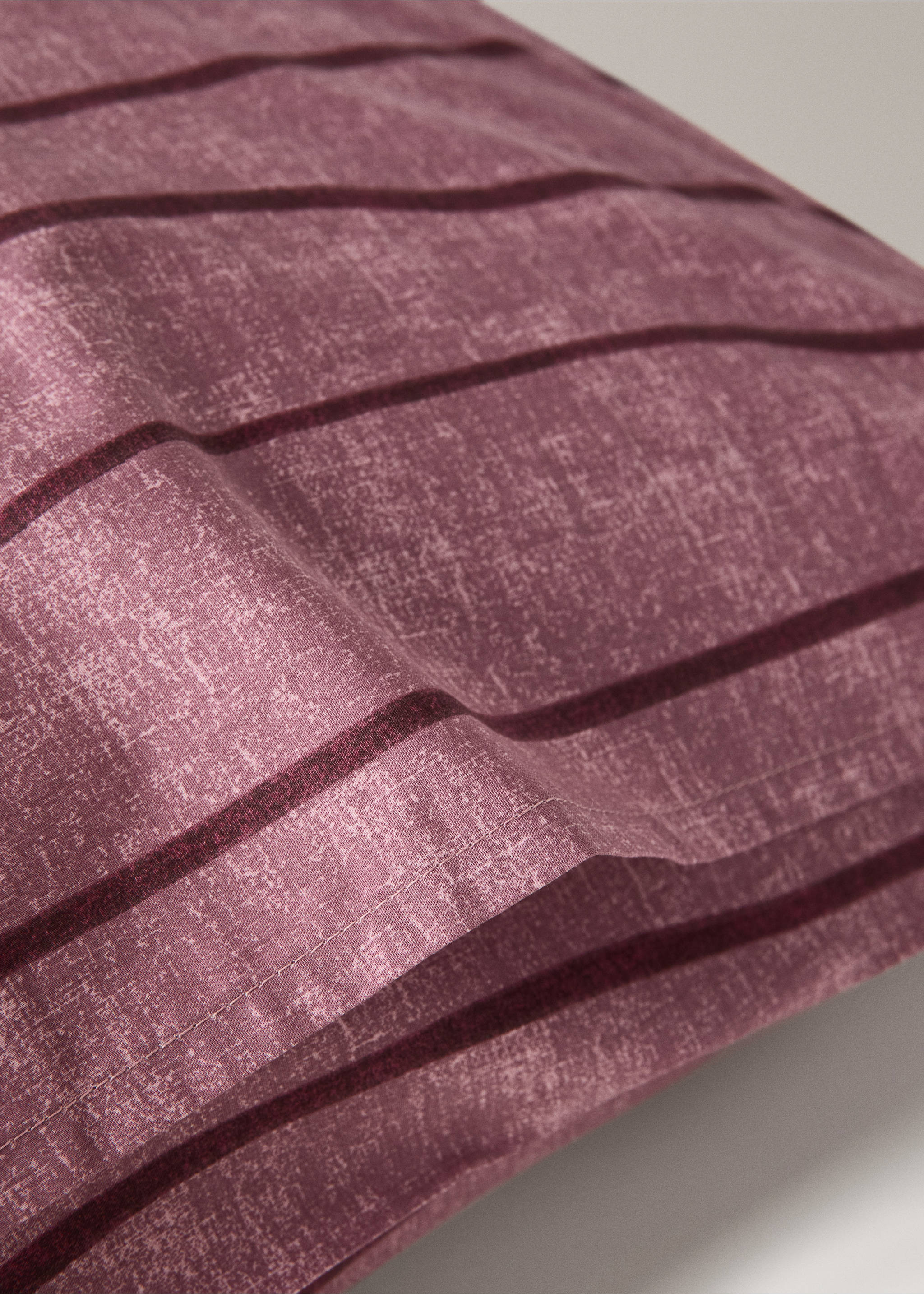 Pack of 2 100% cotton striped pillowcases 60 x 60 cm - Details of the article 1, Pale Pink. Ref: 37024104-00.