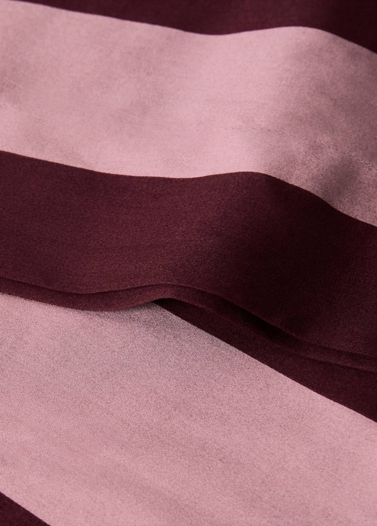 Wide watercolour striped pillowcase 50x75 cm — Maroon