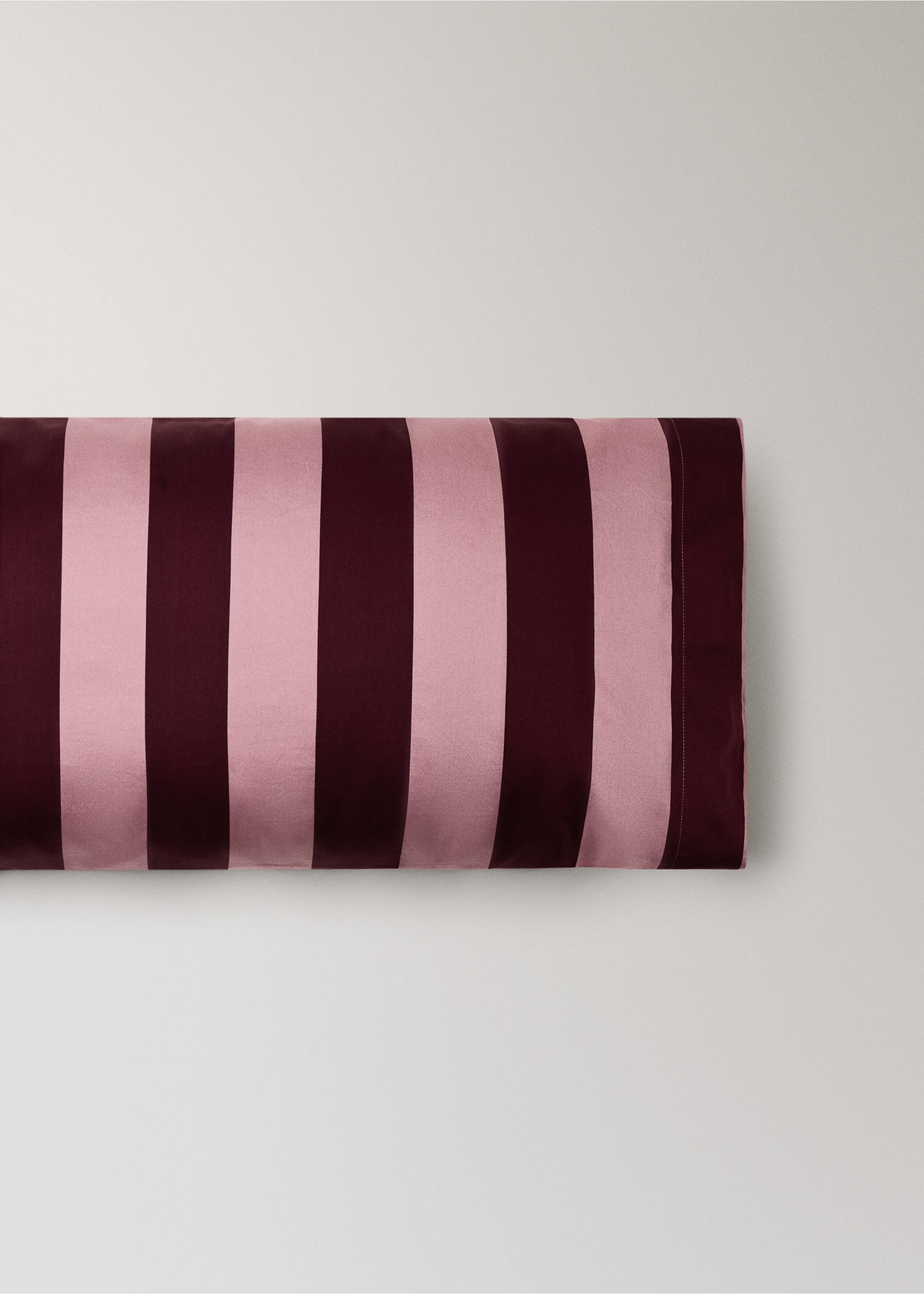Wide watercolour stripe pillowcase 50x75 cm - Article without model, Maroon. Ref: 37024105-00.