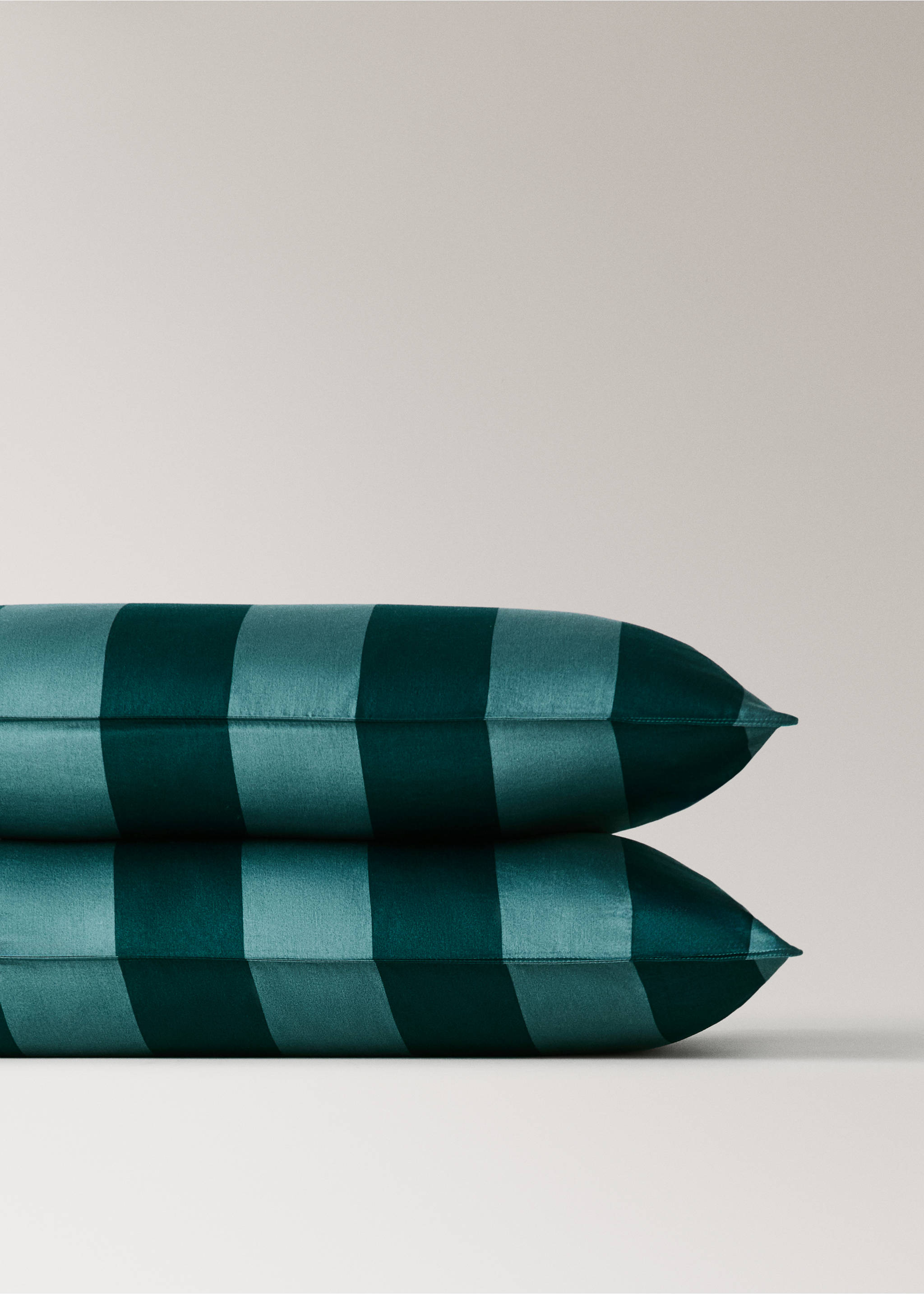 Two wide stripe watercolour pillow covers 50x75 cm - Details of the article 2, Petrol Blue. Ref: 37024106-00.