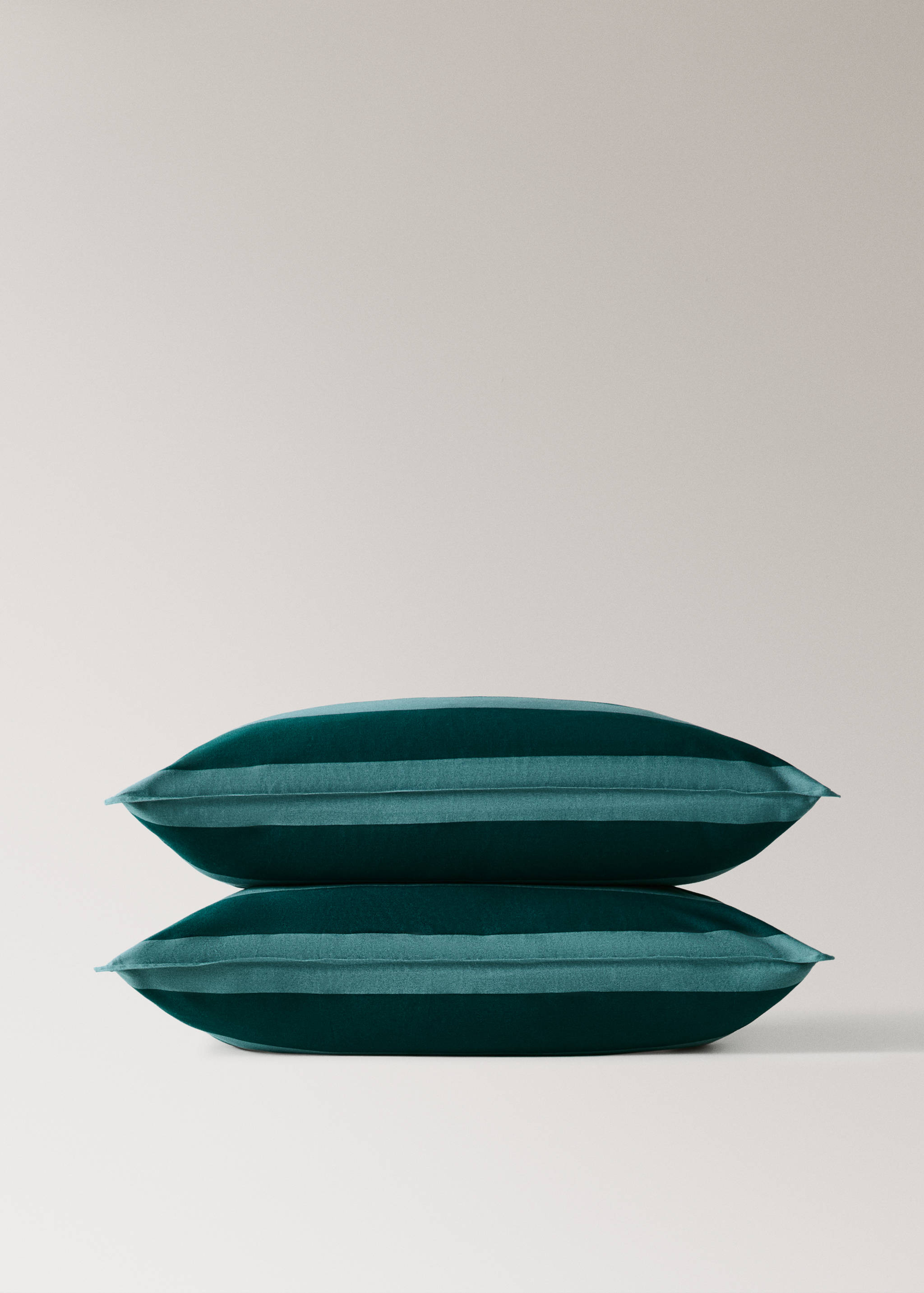 Two wide stripe watercolour pillow covers 60x60 cm - Details of the article 2