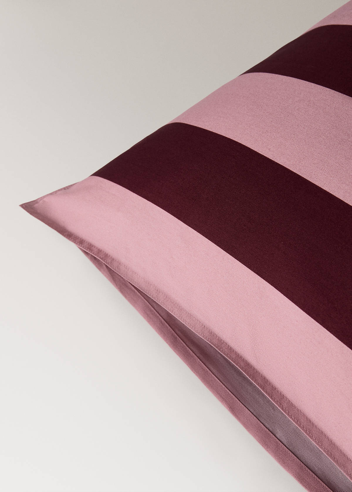 Two wide stripe watercolour pillow covers 60x60 cm — Maroon