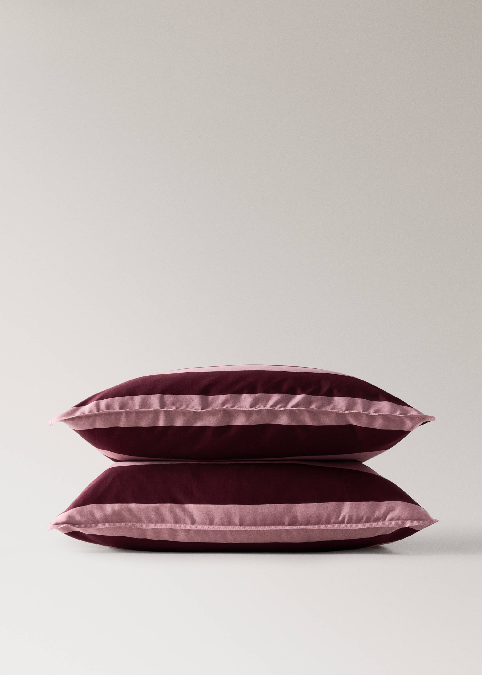 Two wide stripe watercolour pillow covers 60x60 cm - Details of the article 2