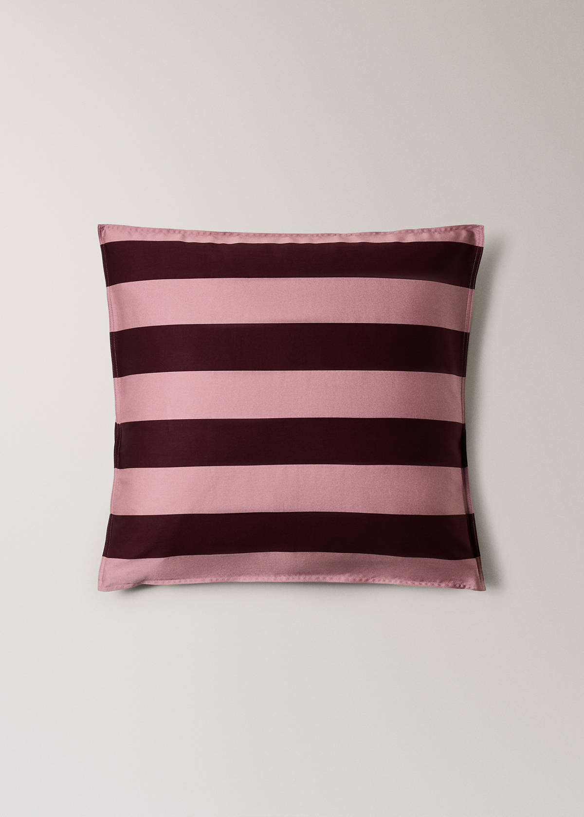 Two wide stripe watercolour pillow covers 60x60 cm — Maroon