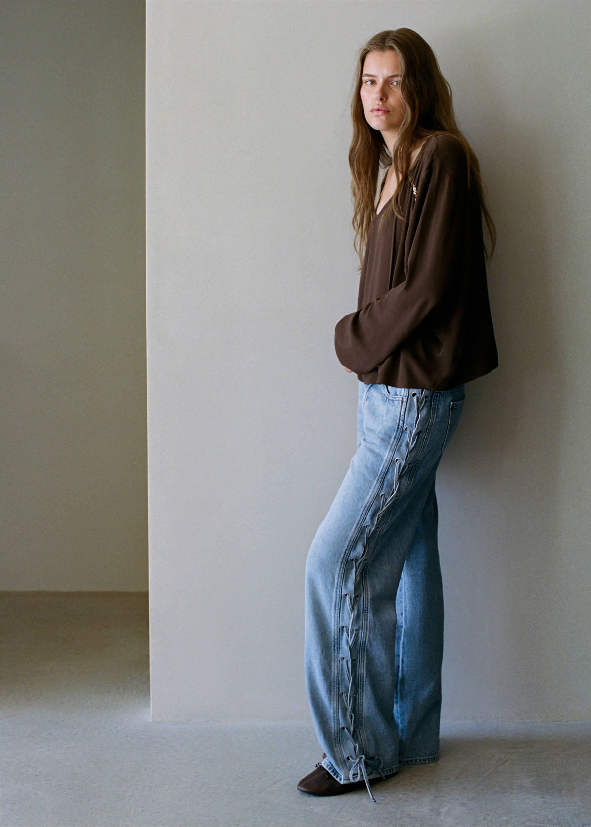 Straight-leg jeans with cord detail - General plane, Medium Blue. Ref: 37024111-01.