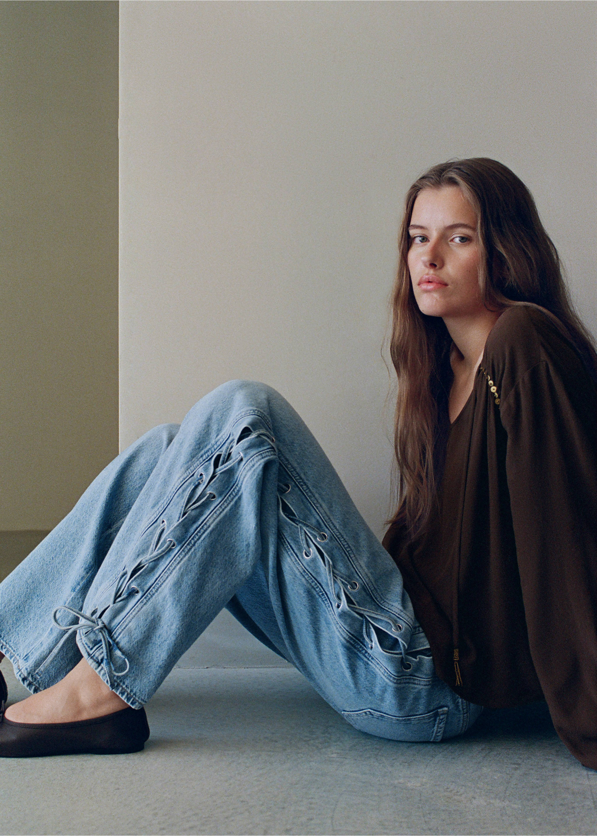 Straight-leg jeans with cord detail - Medium plane, Medium Blue. Ref: 37024111-01.