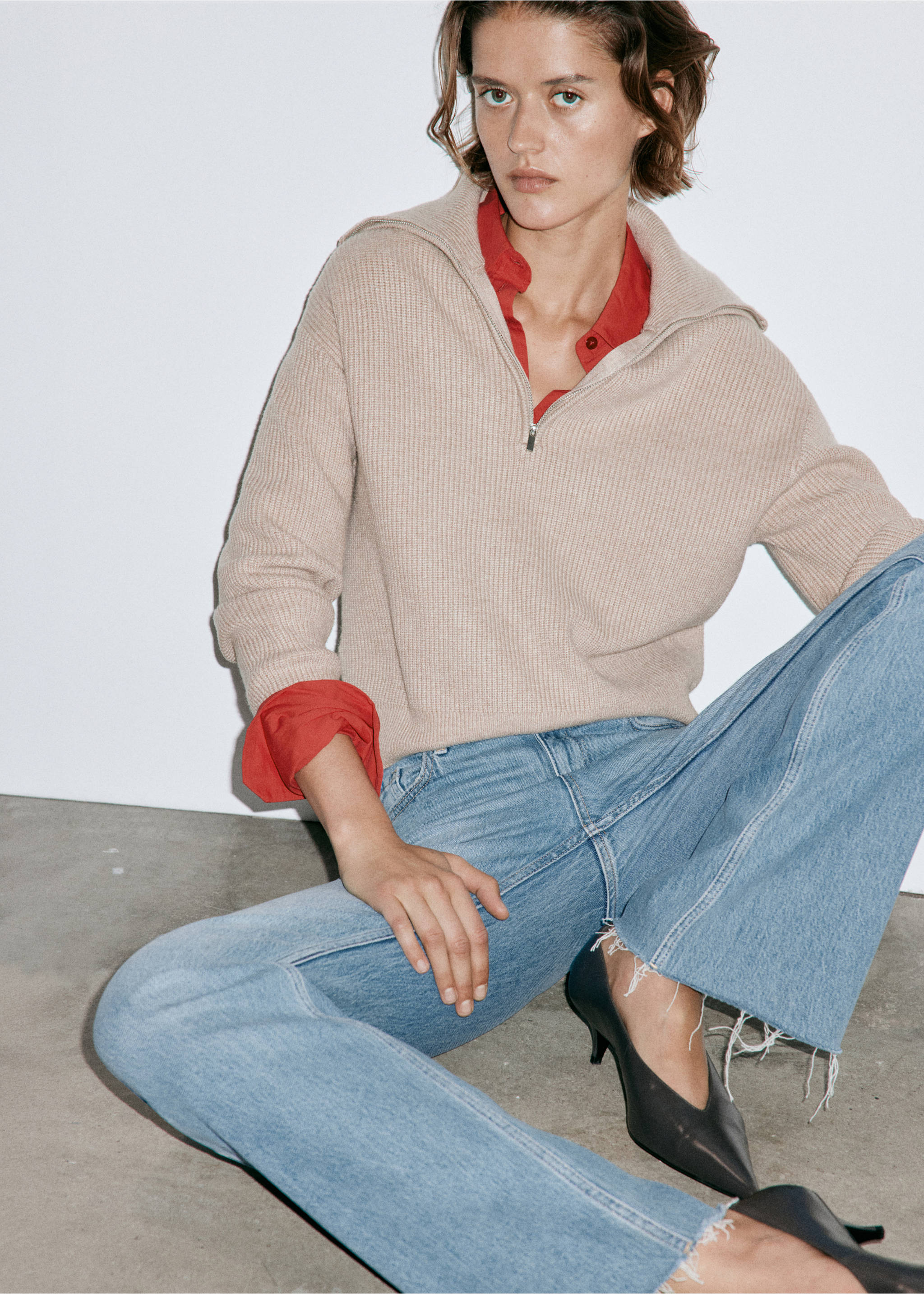 Fiona flared mid-rise jeans - Details of the article 3, Medium Blue. Ref: 37024113-00.