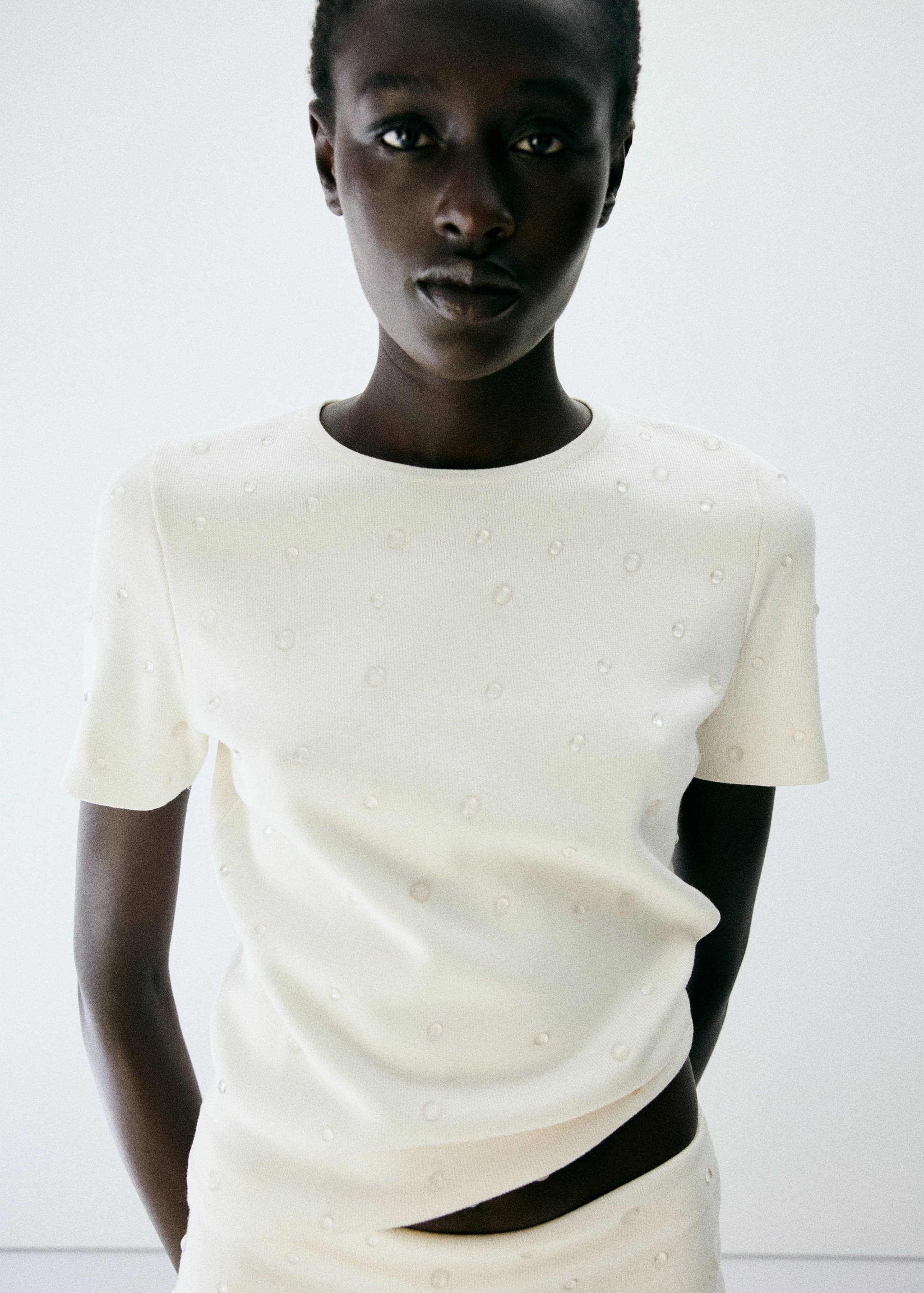Beaded short-sleeve sweater - Details of the article 1