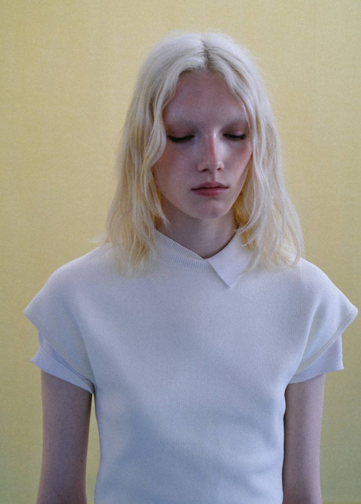 Short-sleeved knitted sweater — Ecru