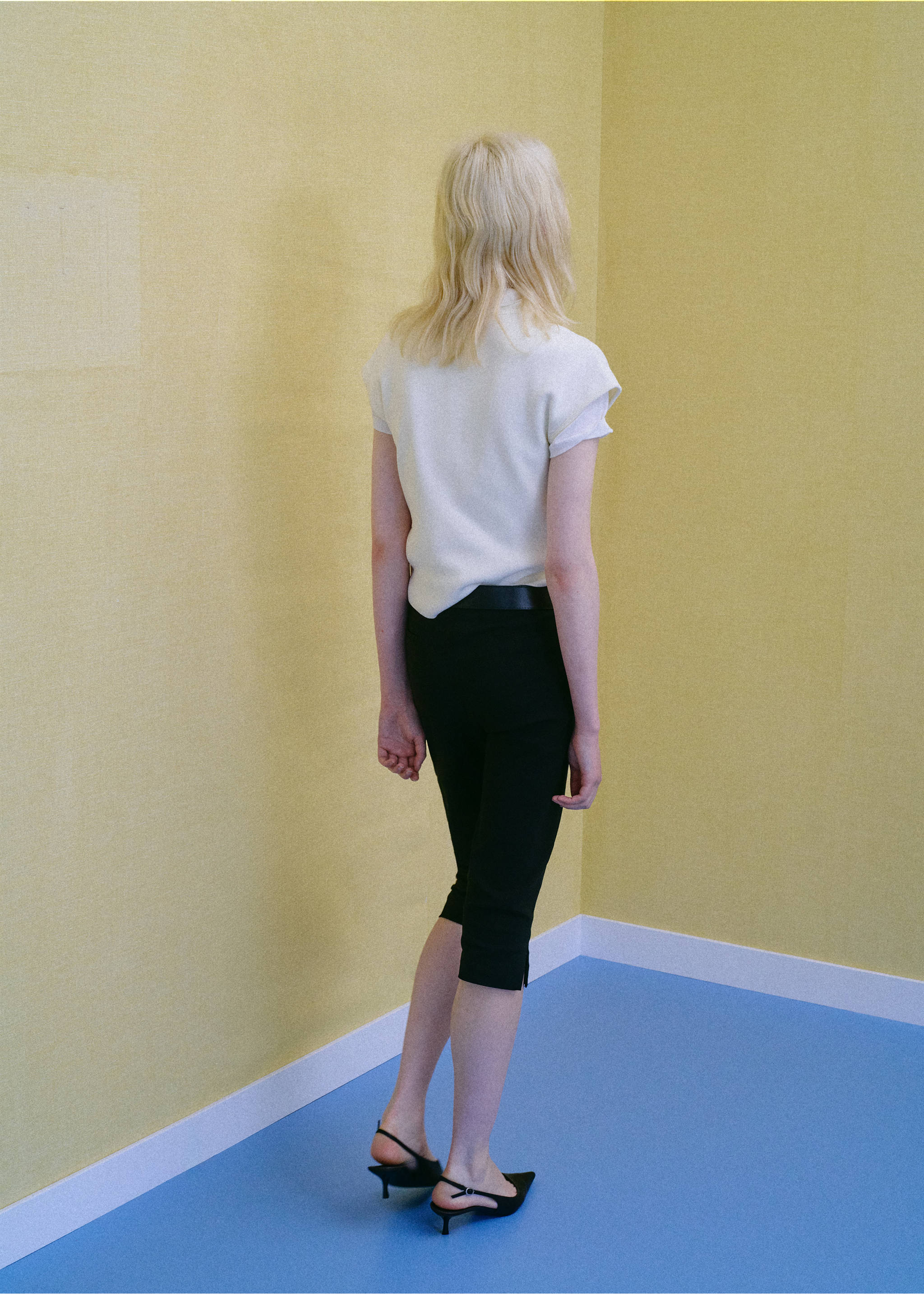Short-sleeve mock neck sweater - Reverse of the article, Ecru. Ref: 37024115-00.