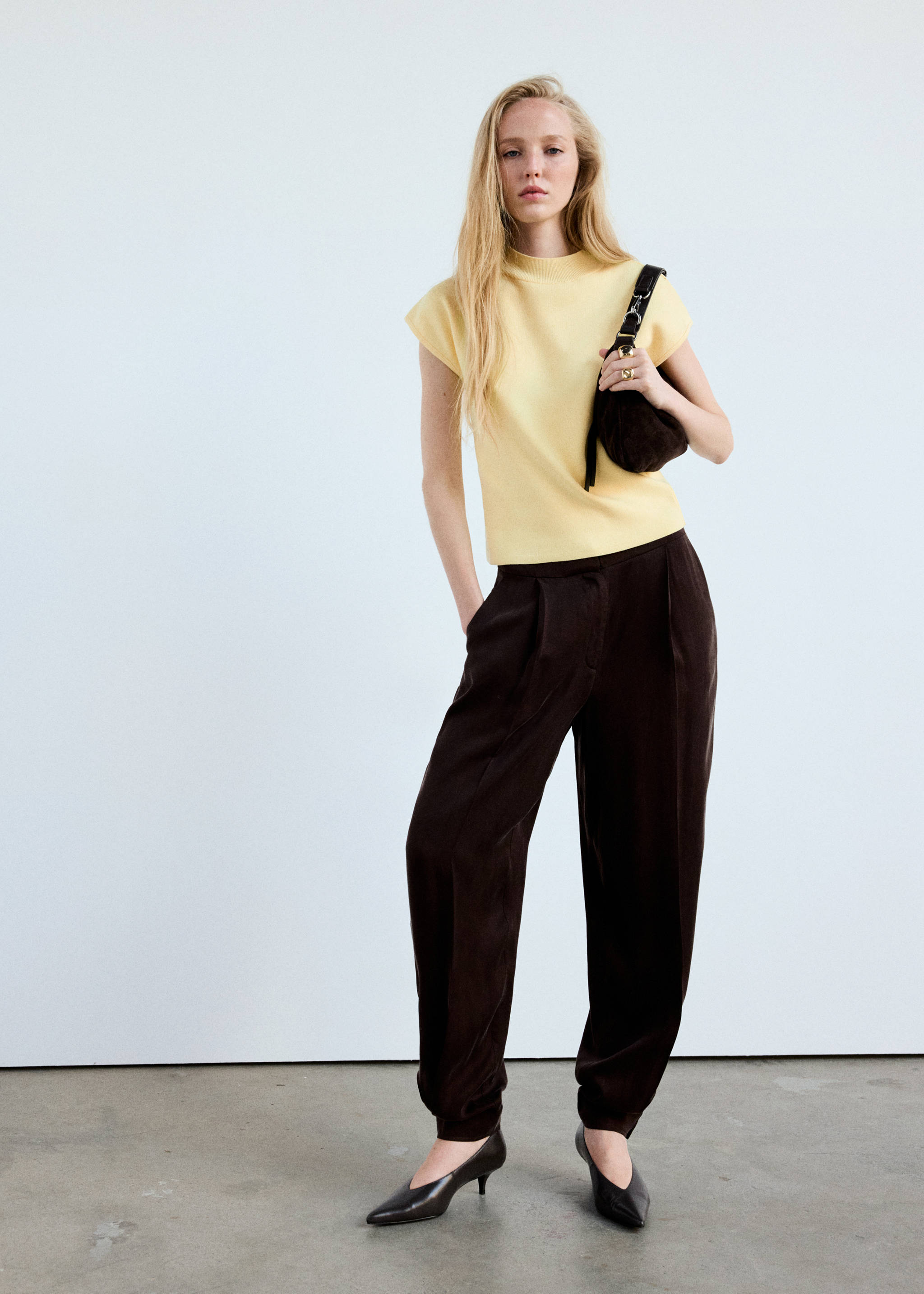 Short-sleeve funnel neck jumper - General plane