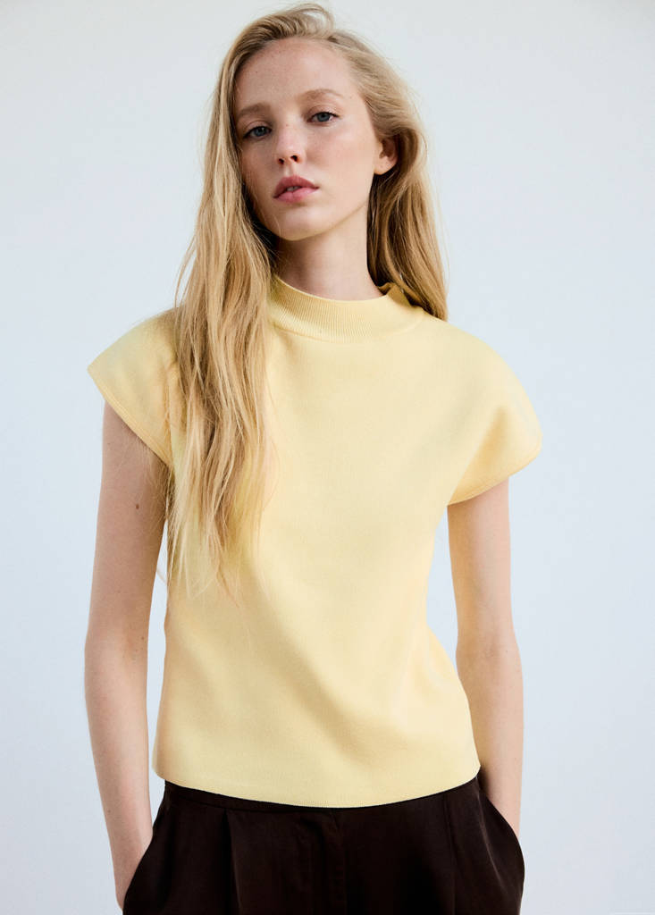 Short-sleeved knitted sweater — Vanilla