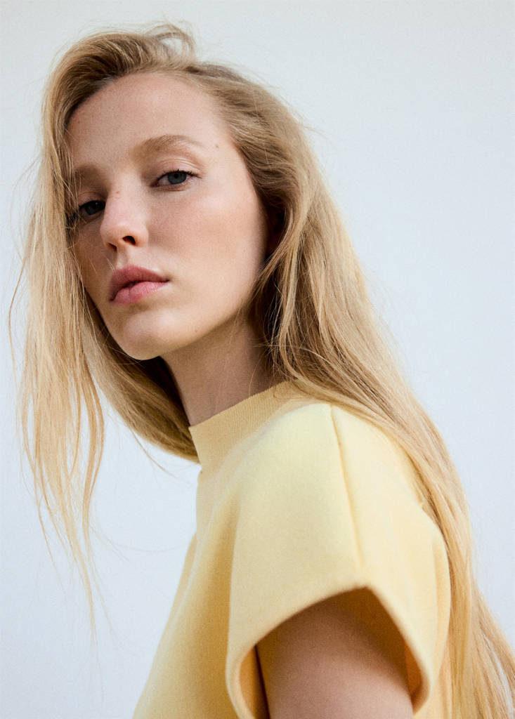 Short-sleeved knitted sweater — Vanilla