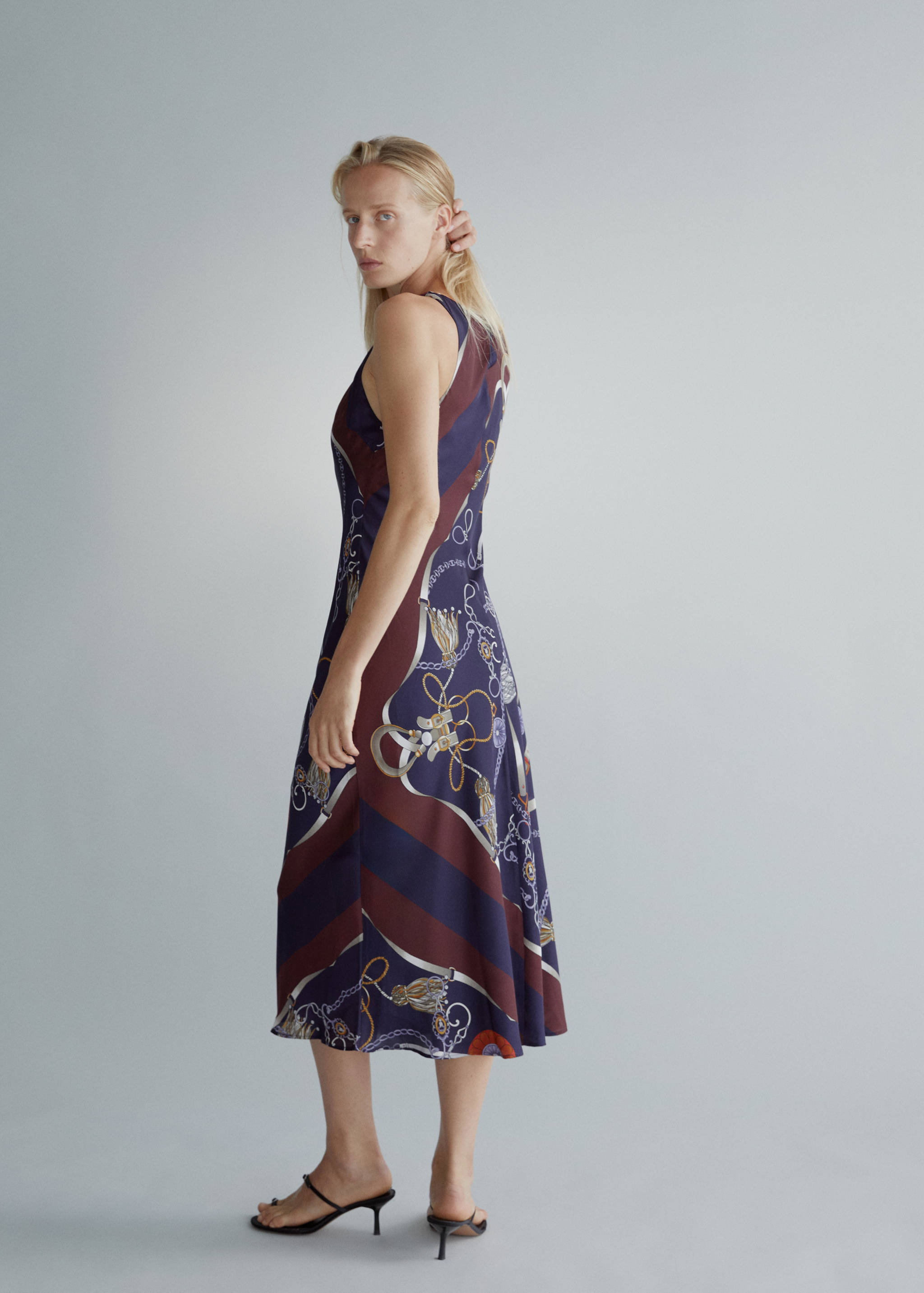 Chain print halter dress - Reverse of the article