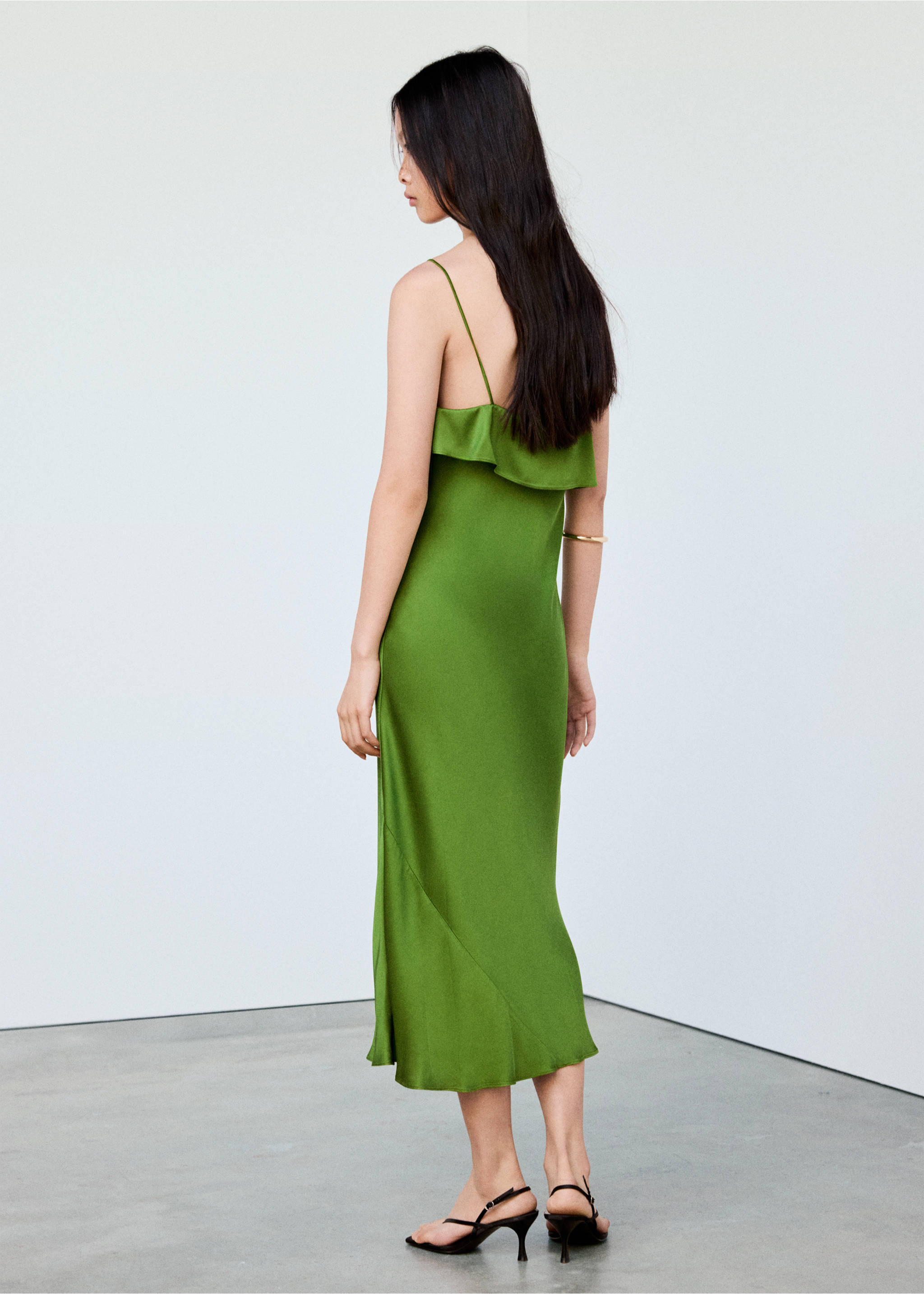 Satin dress with asymmetric ruffle - Reverse of the article, Green. Ref: 37024125-00.