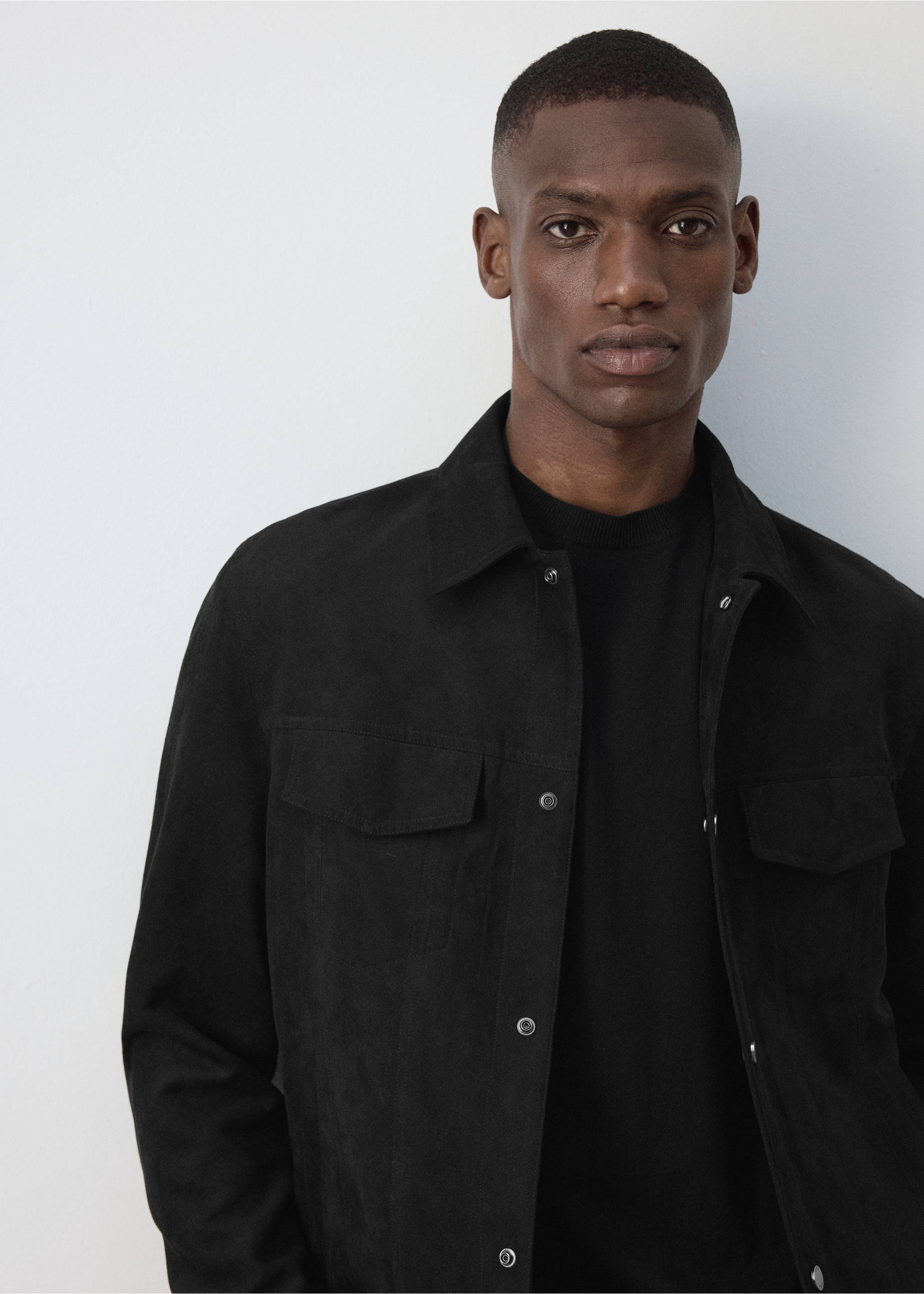 Denim jacket with a shirt-style collar - Details of the article 2, Black. Ref: 37024403-00.