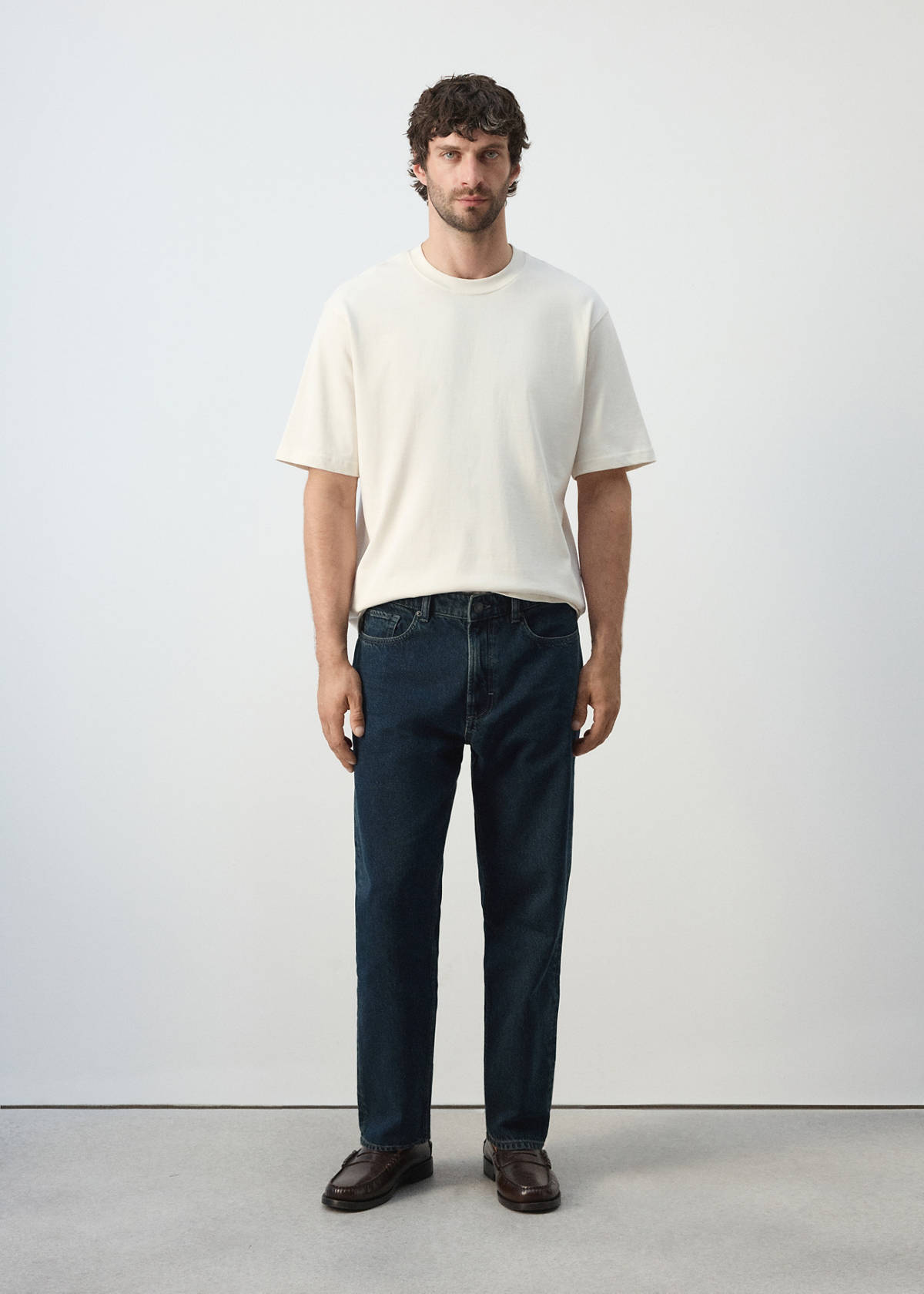 Sammy cropped carrot fit jeans — Deep Dark Blue