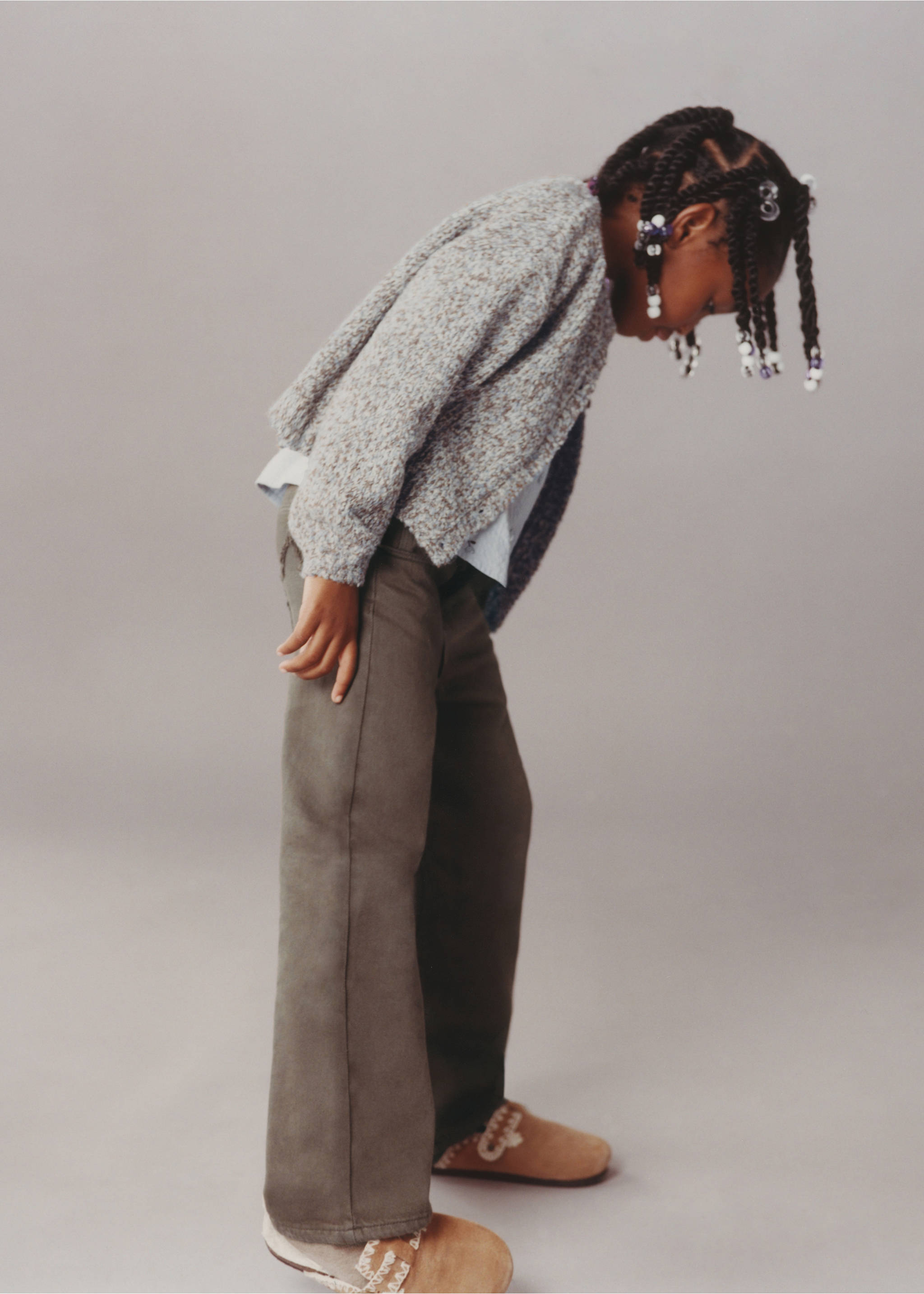 Wide leg jeans with star patches - Details of the article 5, Brown. Ref: 37024416-00.