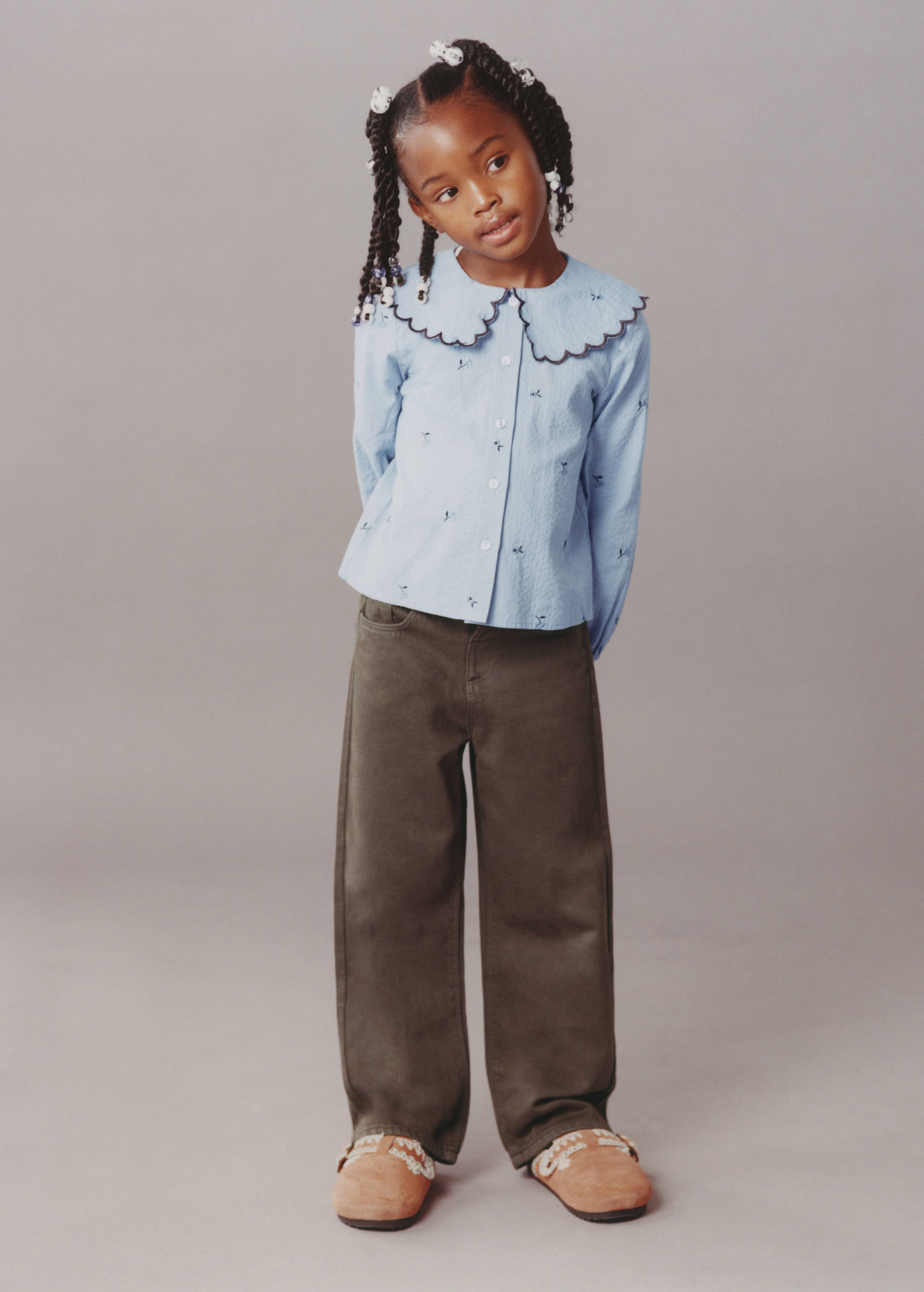 Wide leg jeans with star patches - Details of the article 6