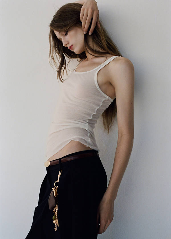 Thin belt with metal detail — Burgundy