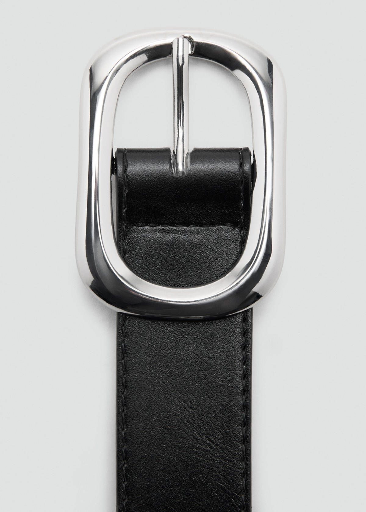 Oval buckle belt — Black