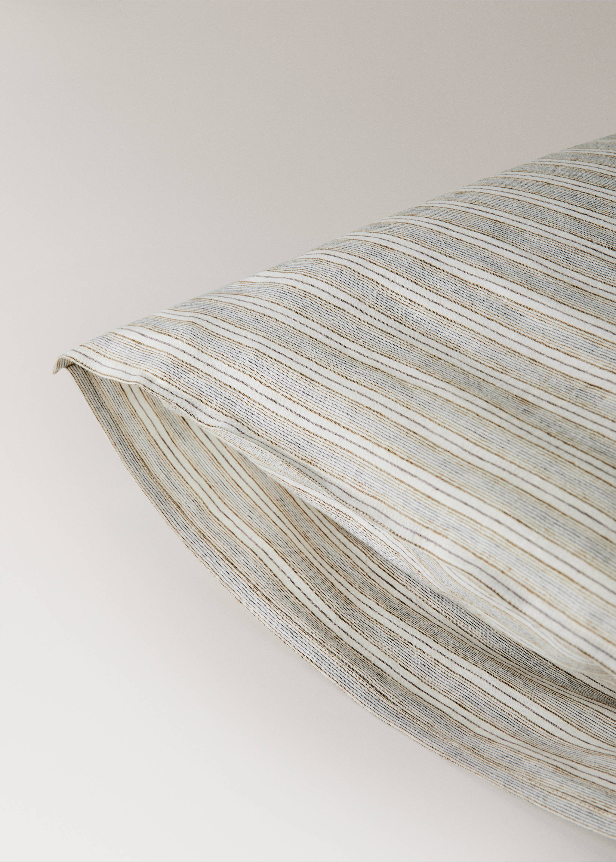 Kissenbezug aus Leinen und Baumwolle, gestreift, 50 x 75 cm - Detail des Artikels 2, Sandfarben. Ref: 37024442-00.