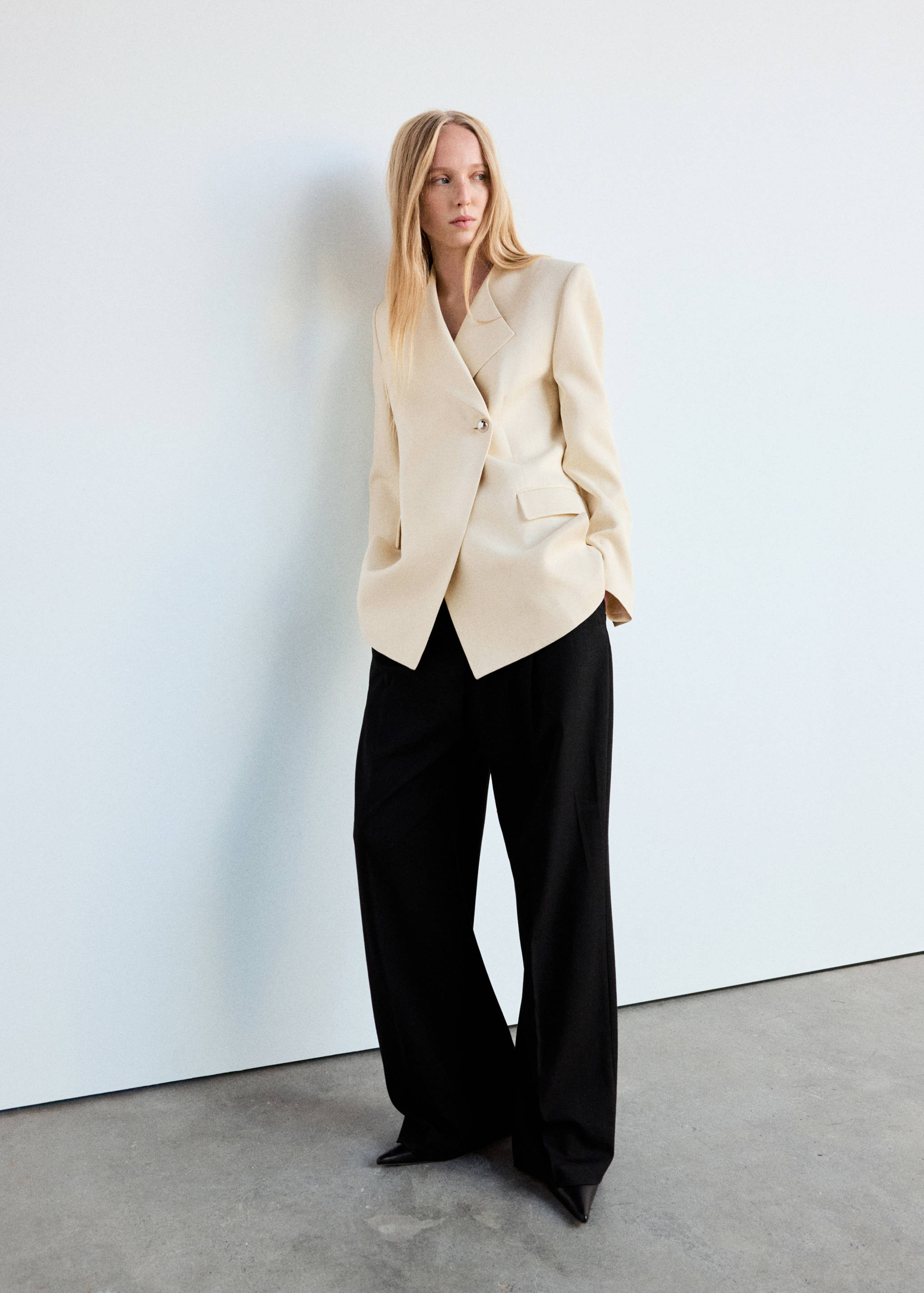 Veste tailleur détail à rabat - Plan général