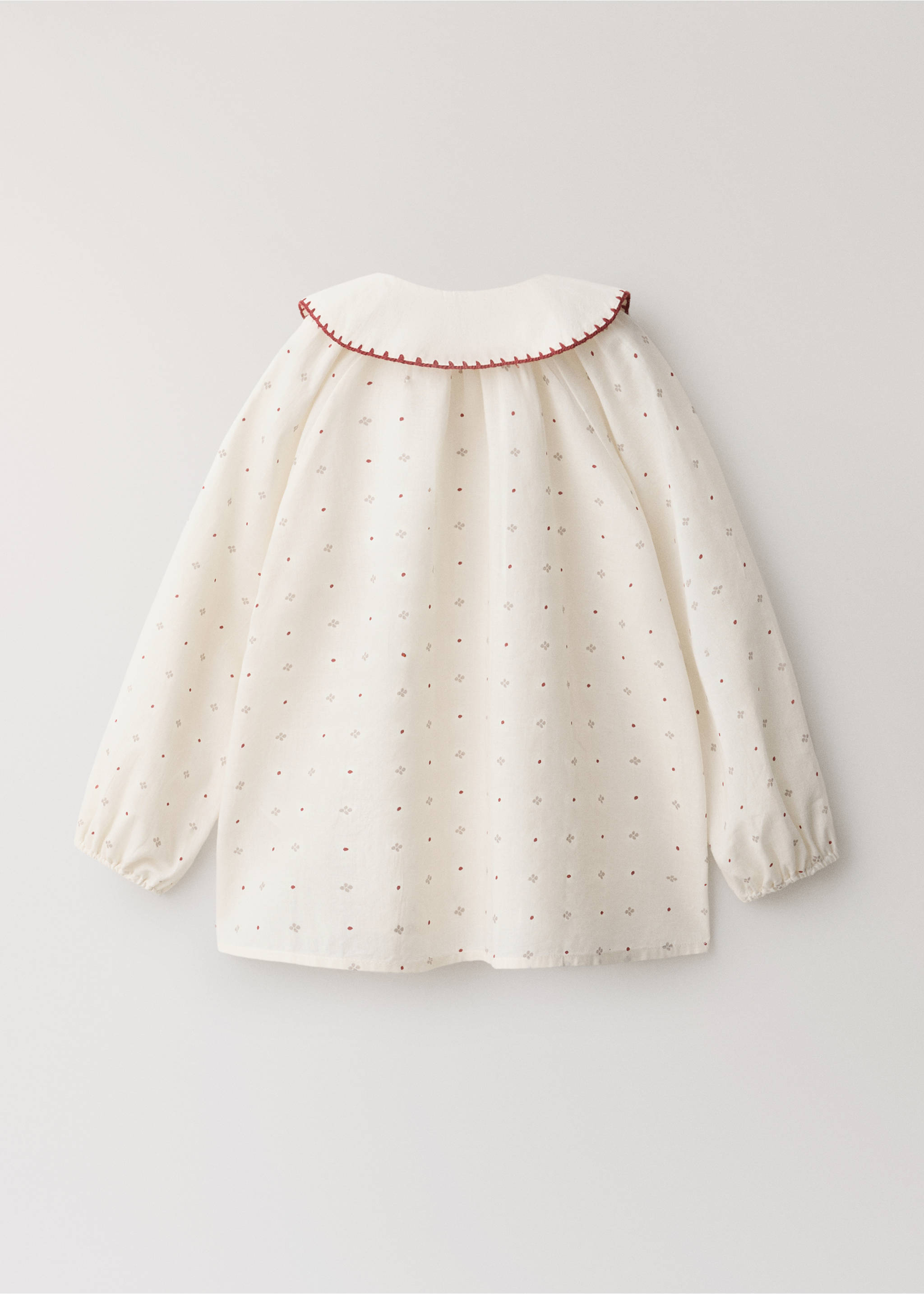 White pyjama shirt with red dot print and a contrast-stitched rounded collar, back view., Off White. Ref: 37024454-00.