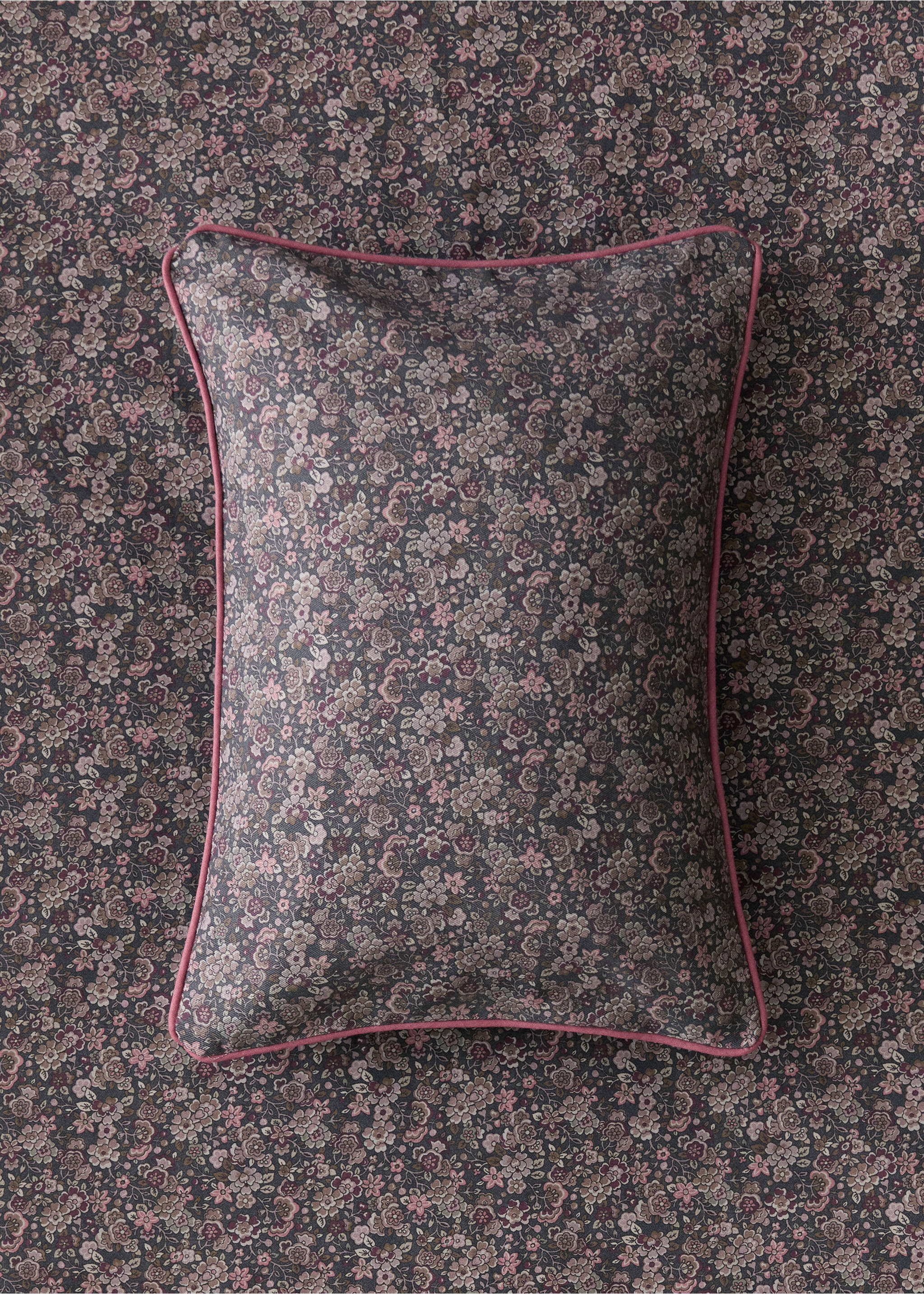 Floral print cushion cover 30x40 cm - General plane, Plum. Ref: 37024458-00.