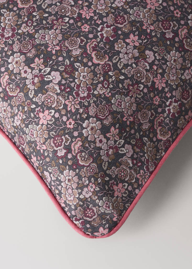 Floral print cushion cover 30x40 cm — Plum