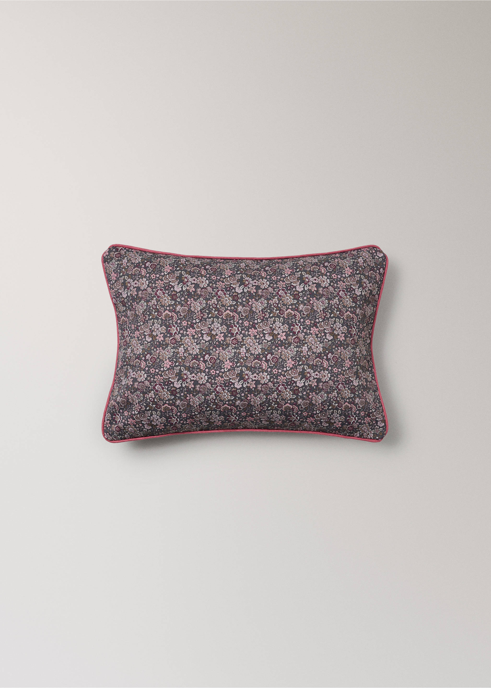 Floral print cushion cover 30x40 cm - Article without model, Plum. Ref: 37024458-00.