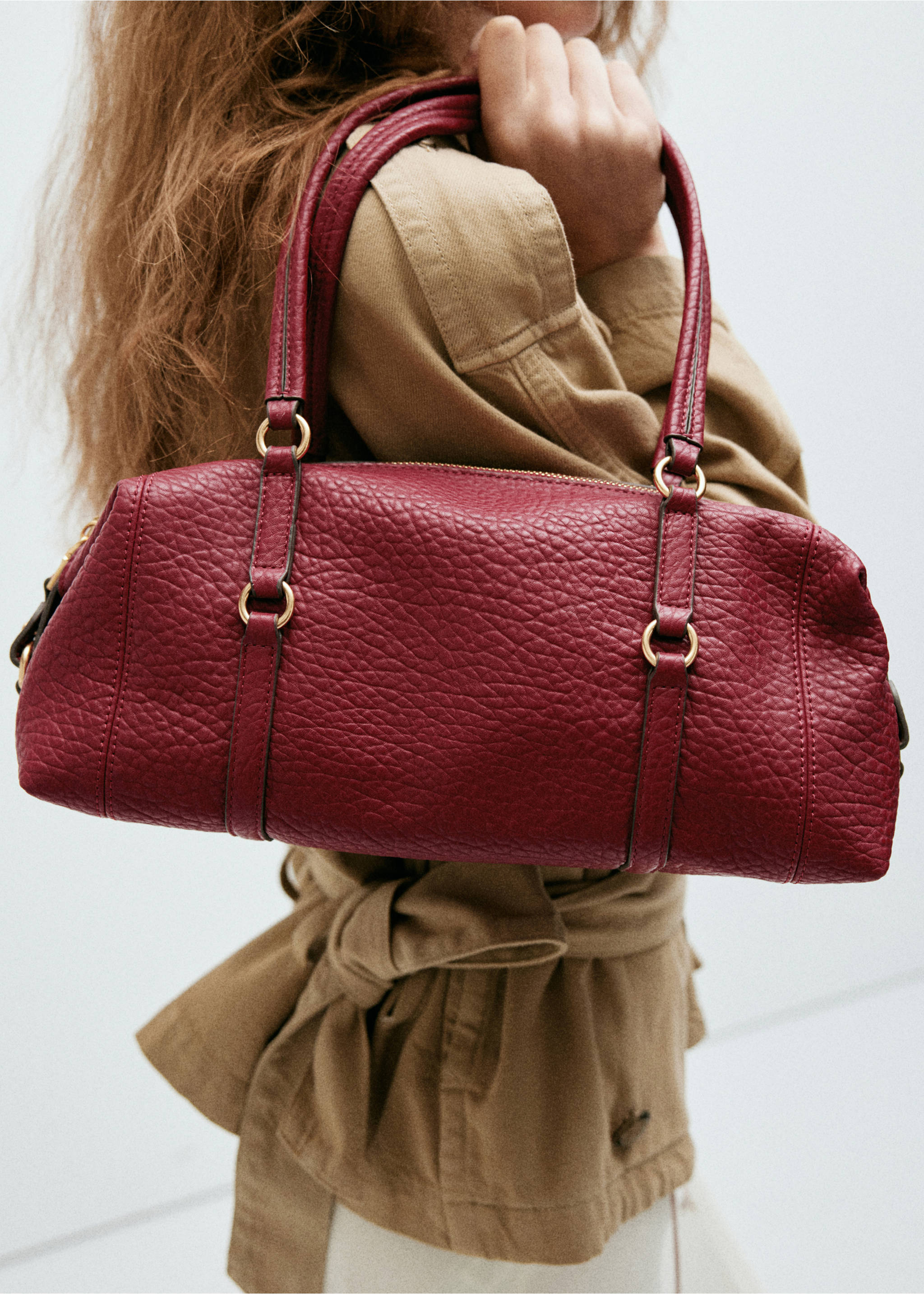 Sac porté épaule simili-cuir - Détail de l'article 9, Rouge. Ref: 37024462-00.