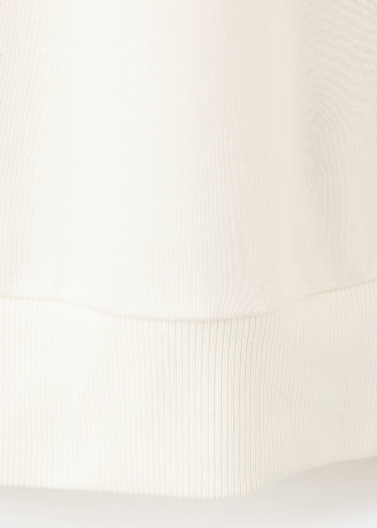 100% cotton sweatshirt with embroidered graphic on the chest — Ecru