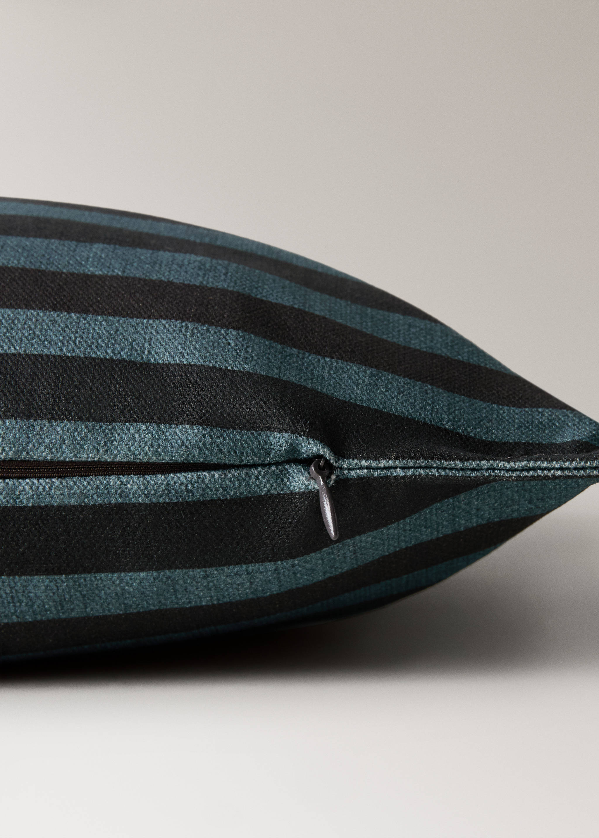 100% cotton multicoloured cushion cover 50 x 50 cm - Details of the article 2