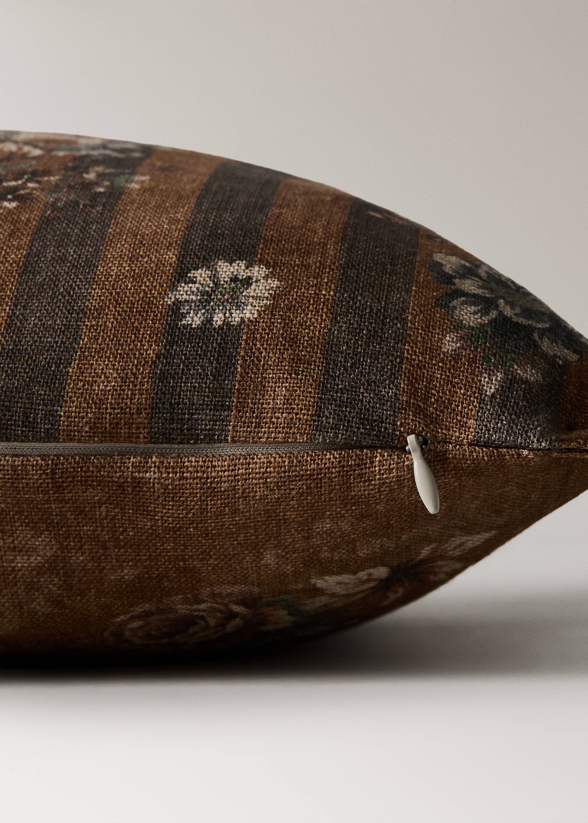 Striped cushion case 40x60cm - Details of the article 2