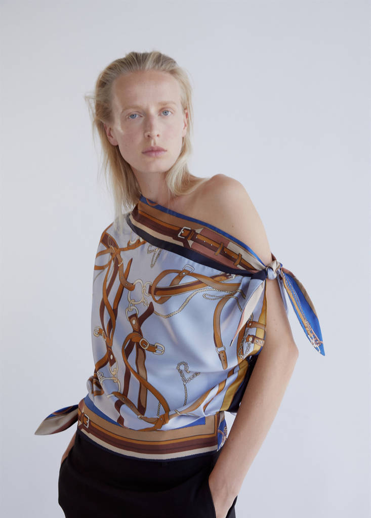 Printed blouse with ties