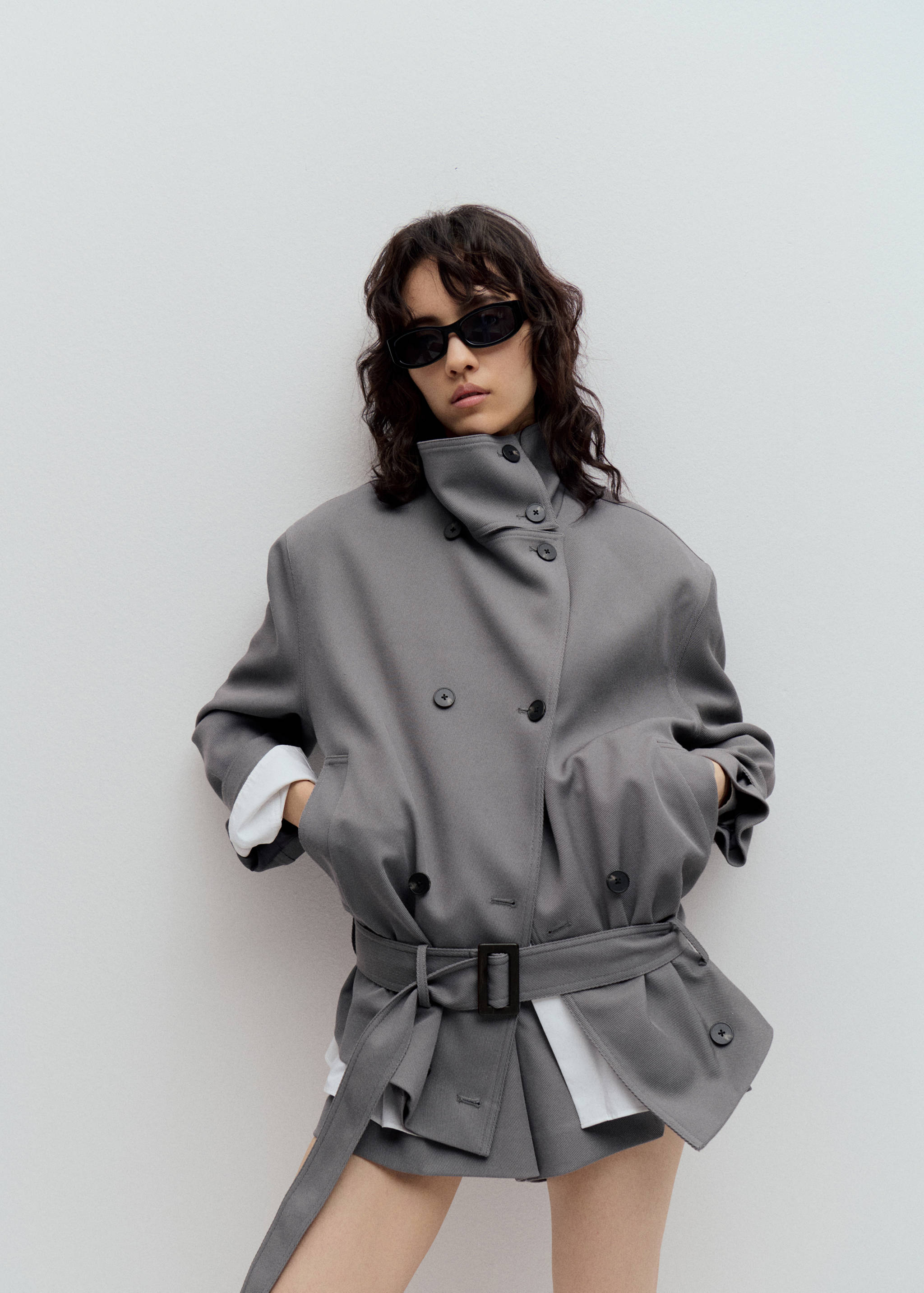 Funnel neck belted trench coat - Details of the article 4