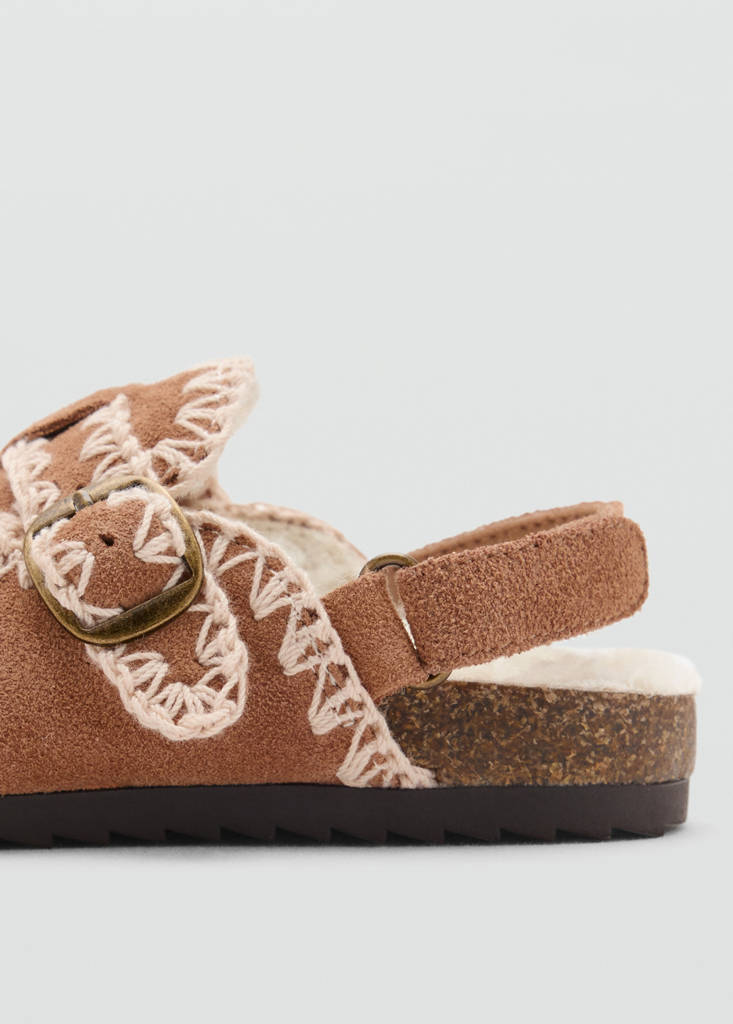 Shearling buckle clog — Medium Brown