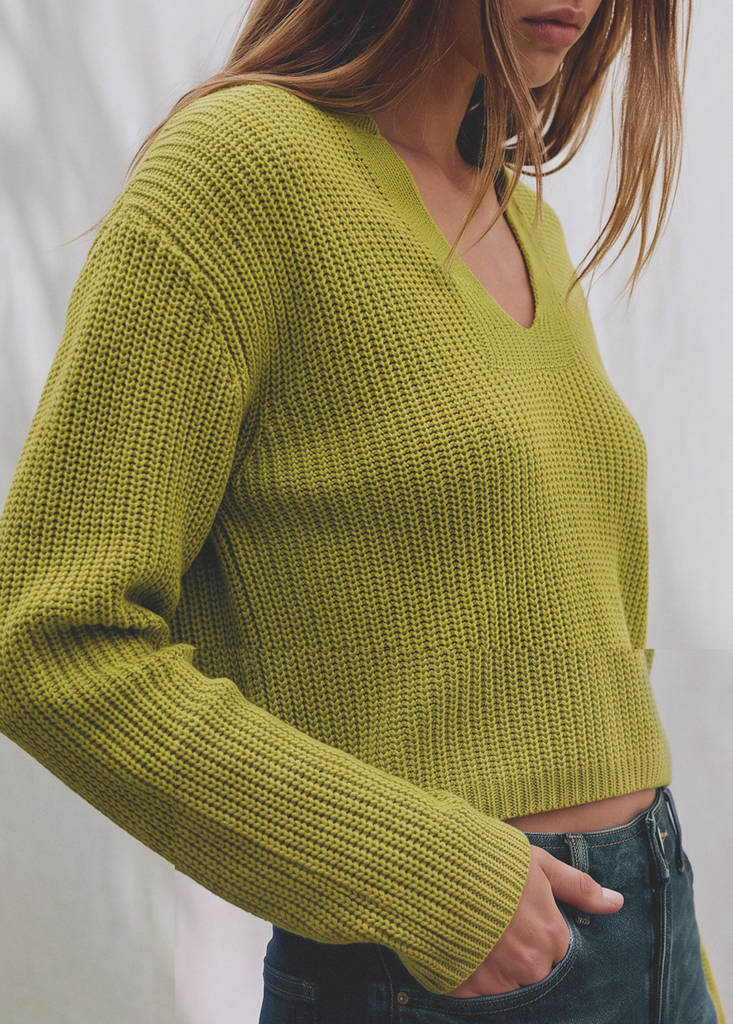 V-neck knitted jumper — Green