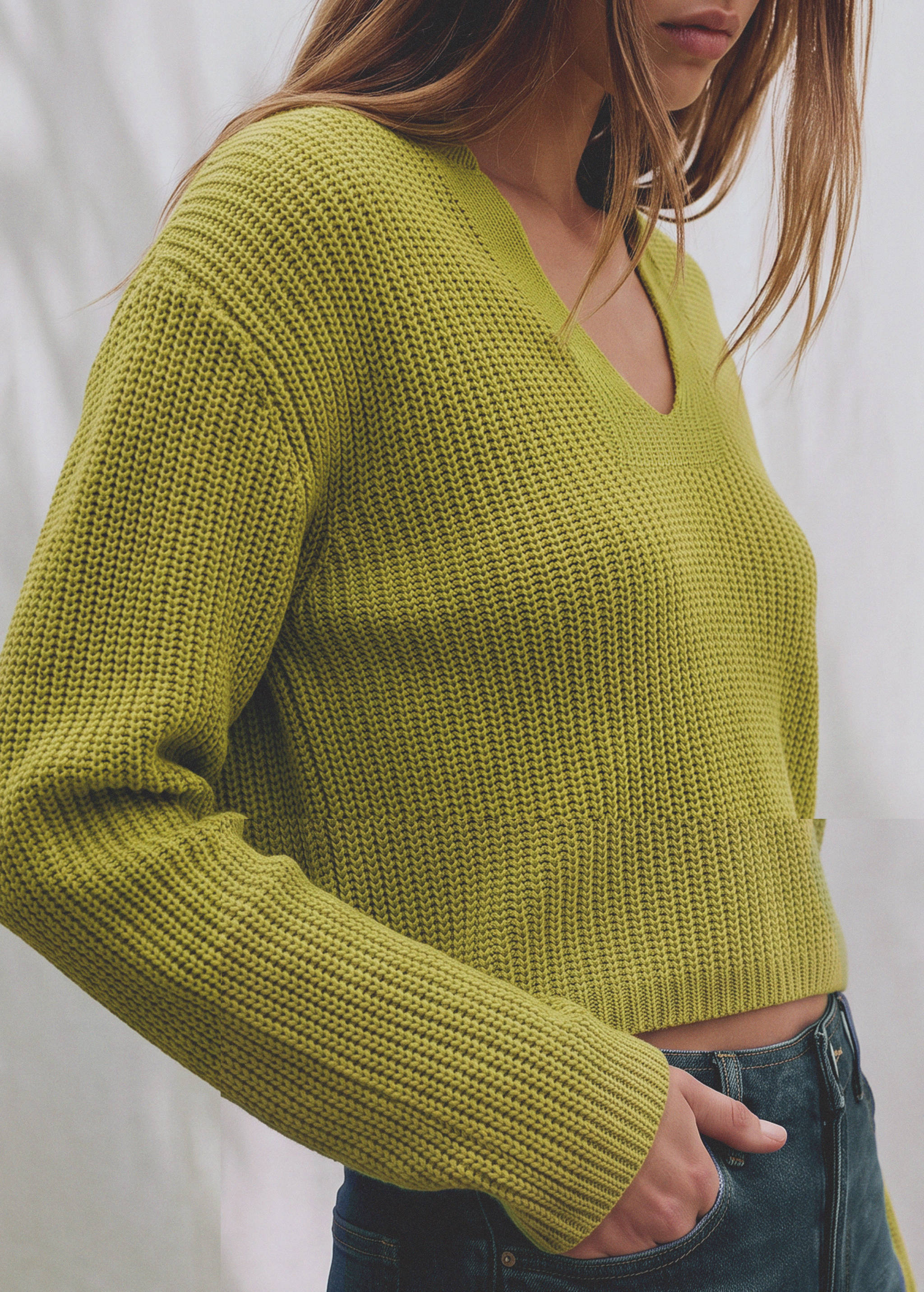 Pull en maille coton col en V - Plan moyen